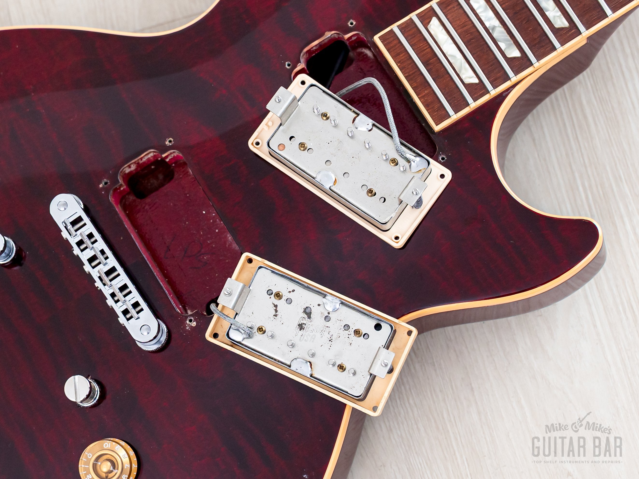 1996 Gibson Les Paul Standard Flame Top Wine Red One-Piece Body, 100% 1996 Gibson Les Paul Standard Flame Top Wine Red One-Piece Body, 100%