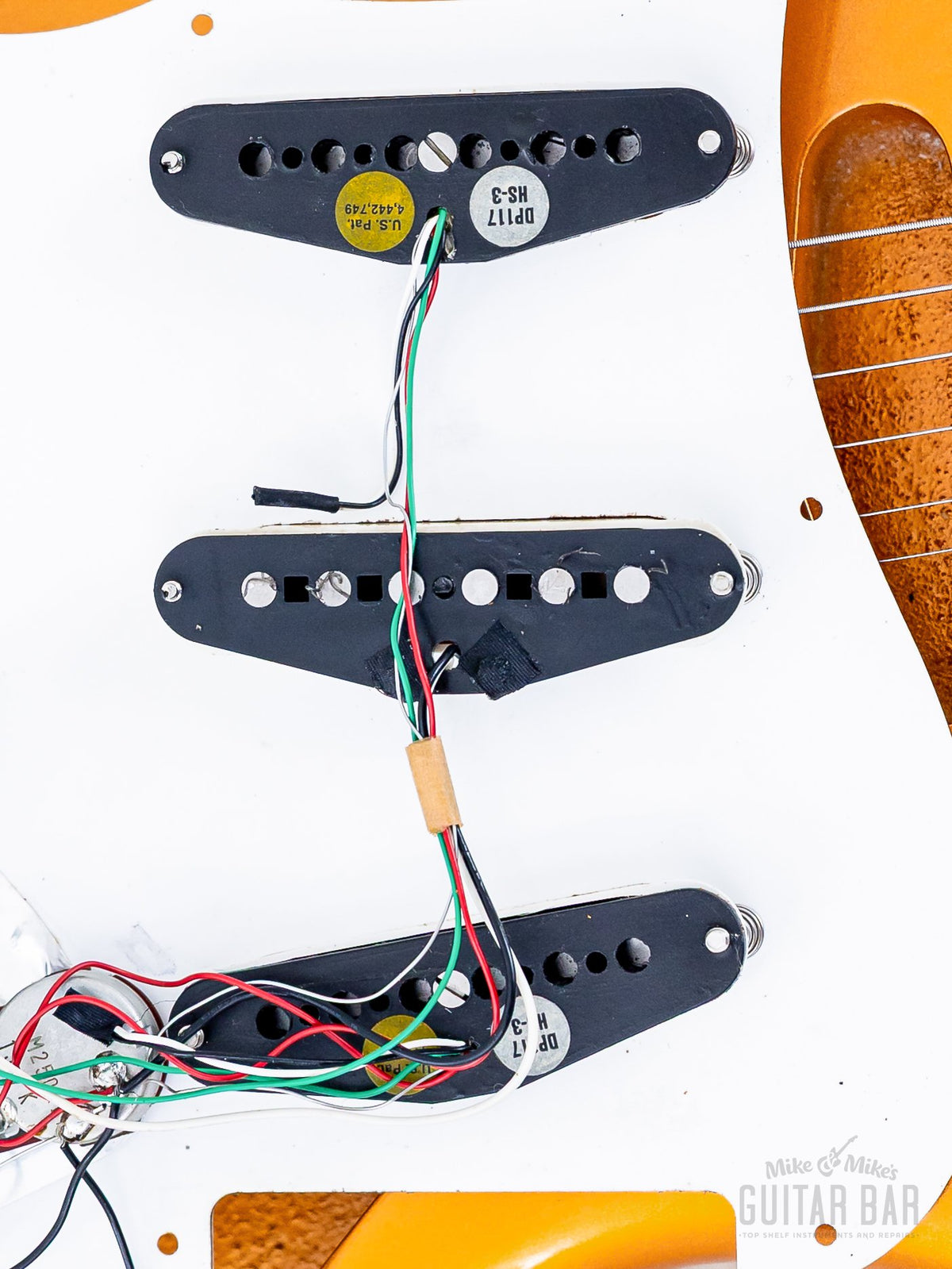 1991 Fender Order Made Yngwie Malmsteen Strat Gold, pickups underside