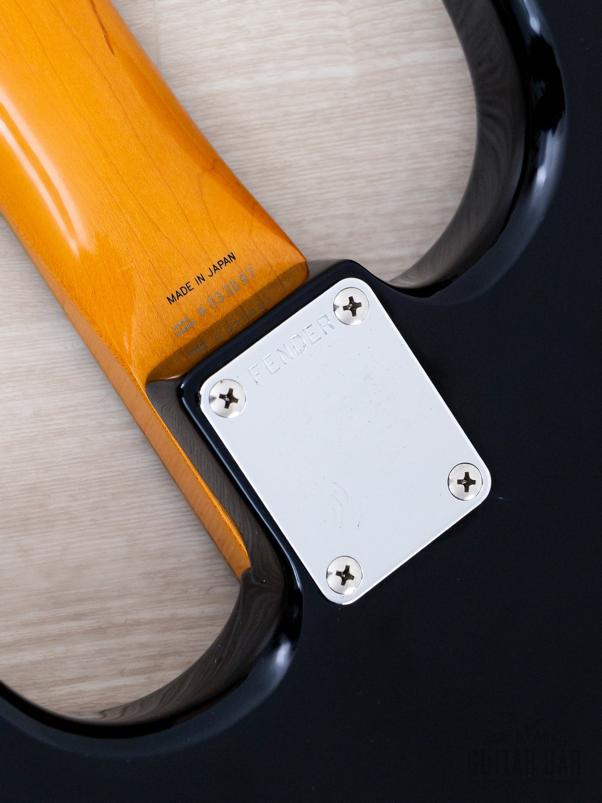 Neck plate close-up
