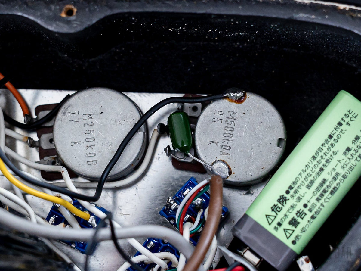 Warlock Bass pots and wiring close-up