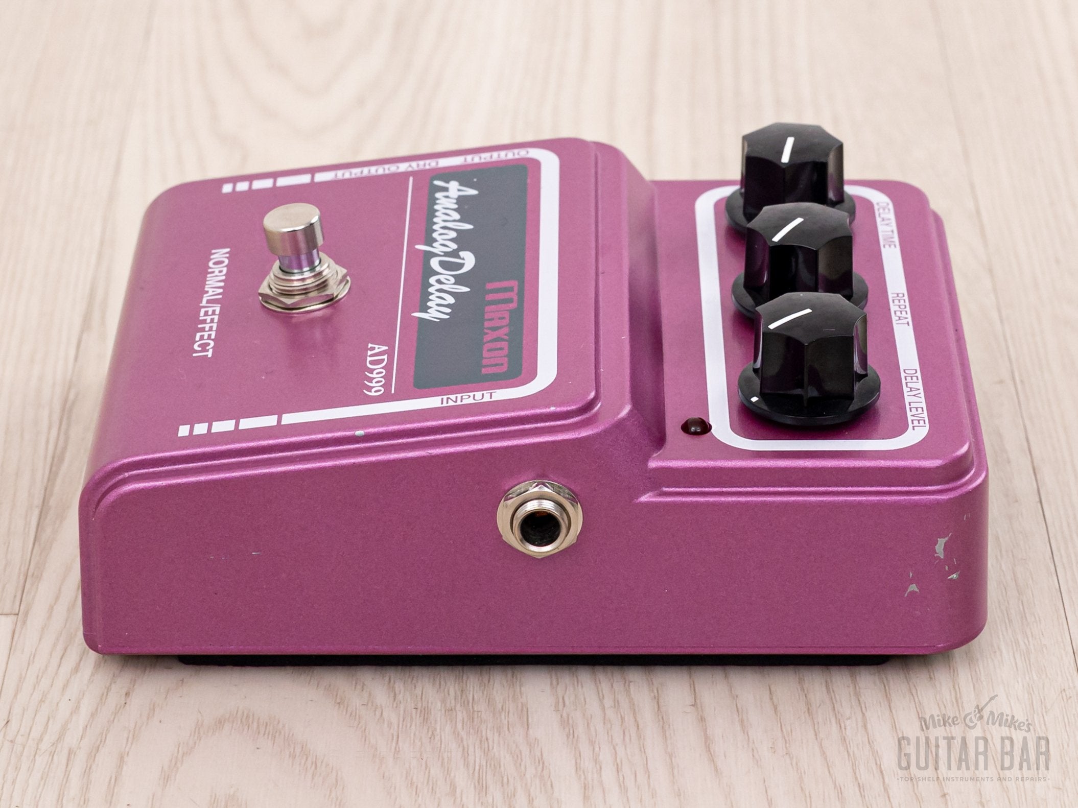 Maxon AD999 Analog Delay BBD Effects Pedal, Near-Mint