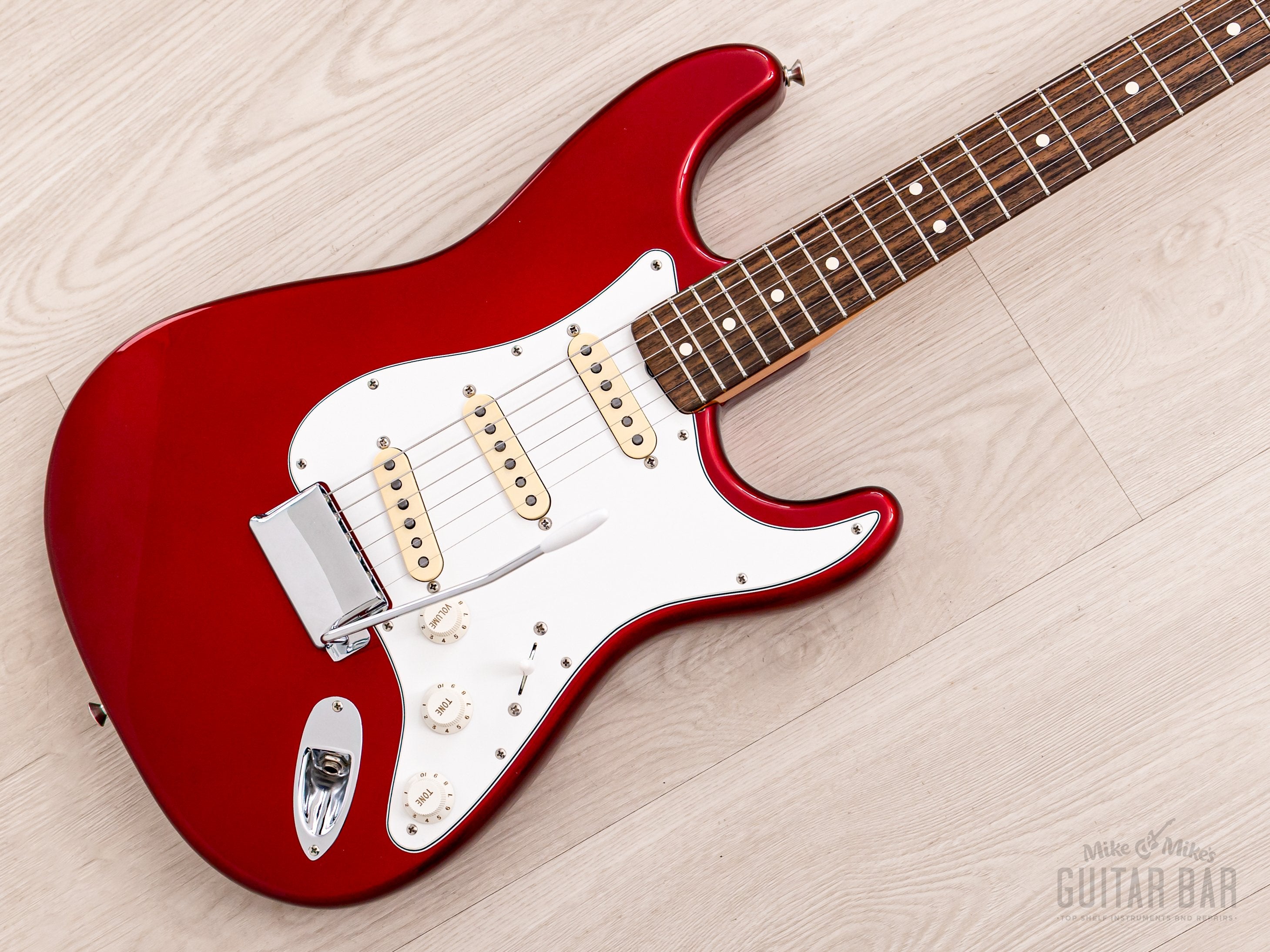 Fender Stratocaster Crafted エレキギター 1997 Fender American Vintage '62 Stratocaster Candy Apple Red, Near-Mi