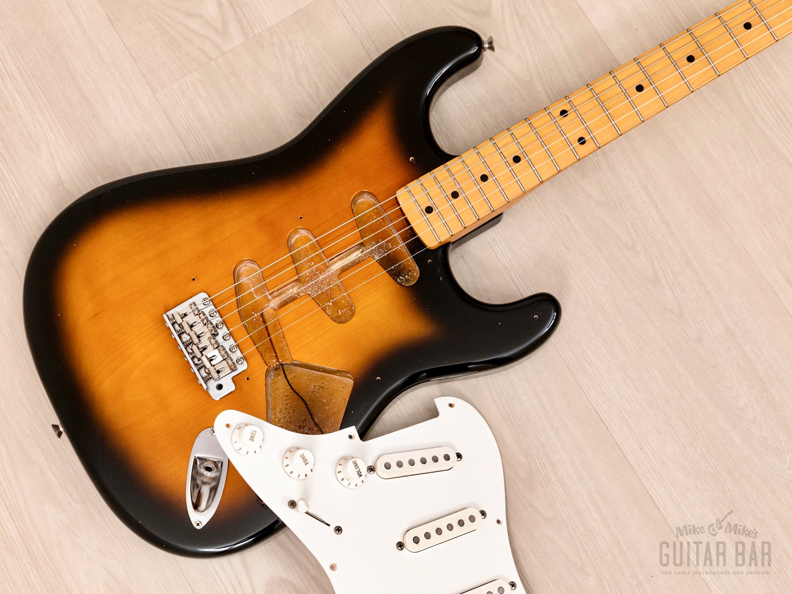 1994 Fender Stratocaster ‘54 Vintage Reissue ST54-53 Sunburst w/ V Neck, Japan MIJ