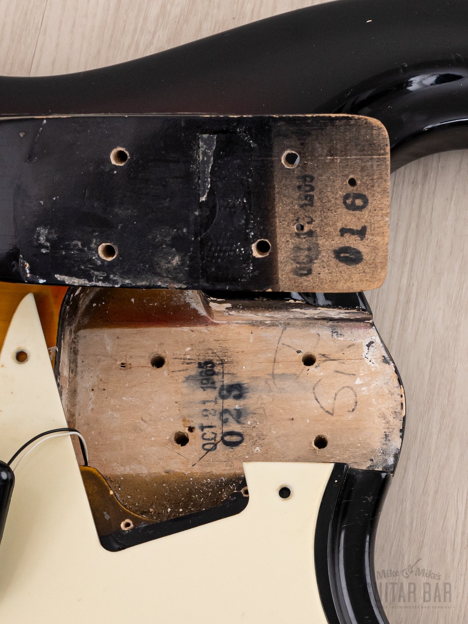 1965 Mosrite Ventures Model Vintage Short Scale Bass Sunburst