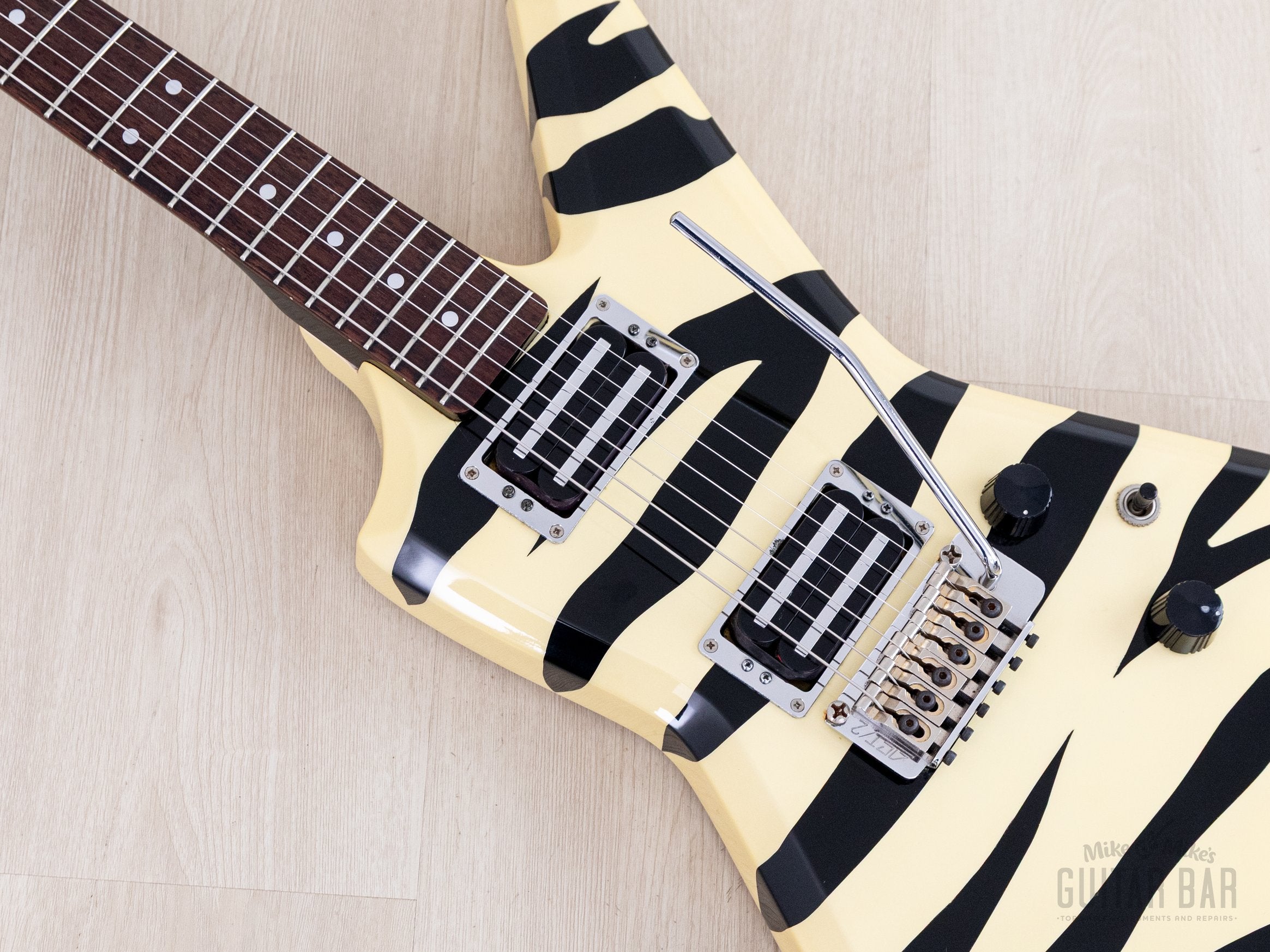 ベース Aria s-l1200.jpg