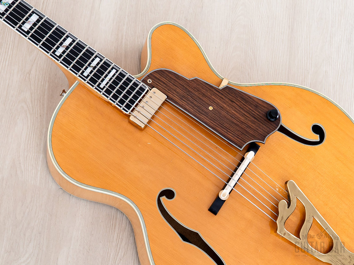 Carlo Greco body and lower neck, angled view