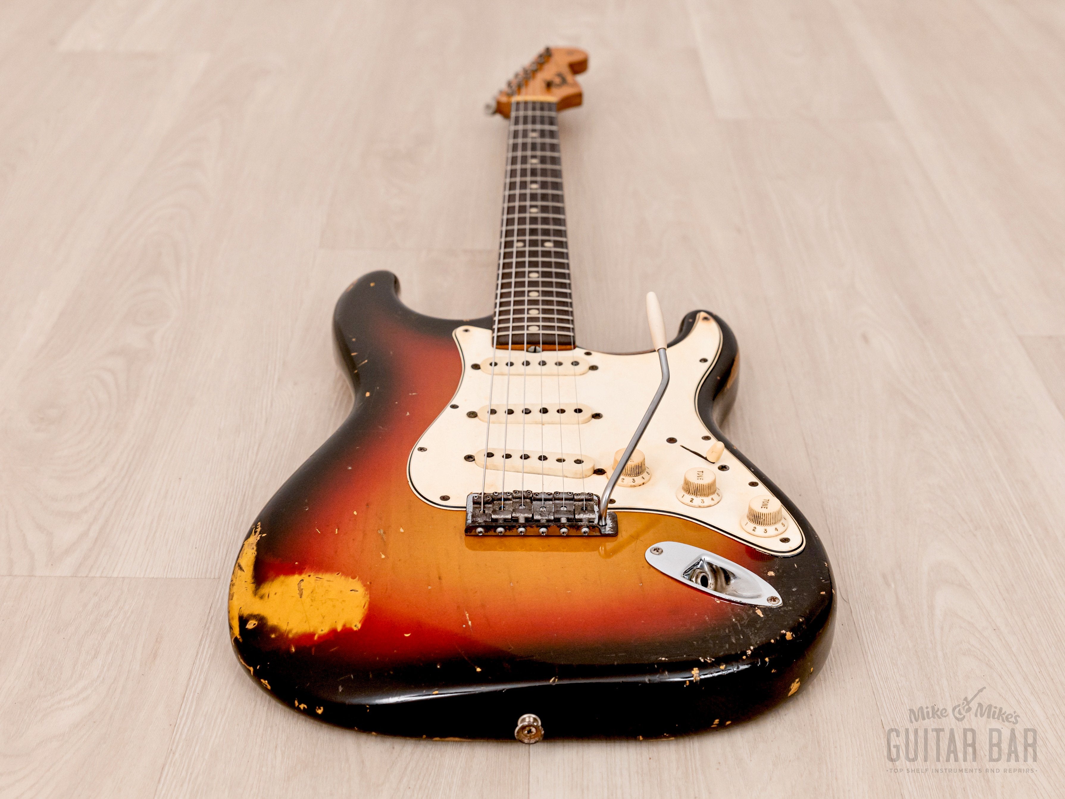 1965 Fender Stratocaster Vintage Electric Guitar Sunburst w/ Case
