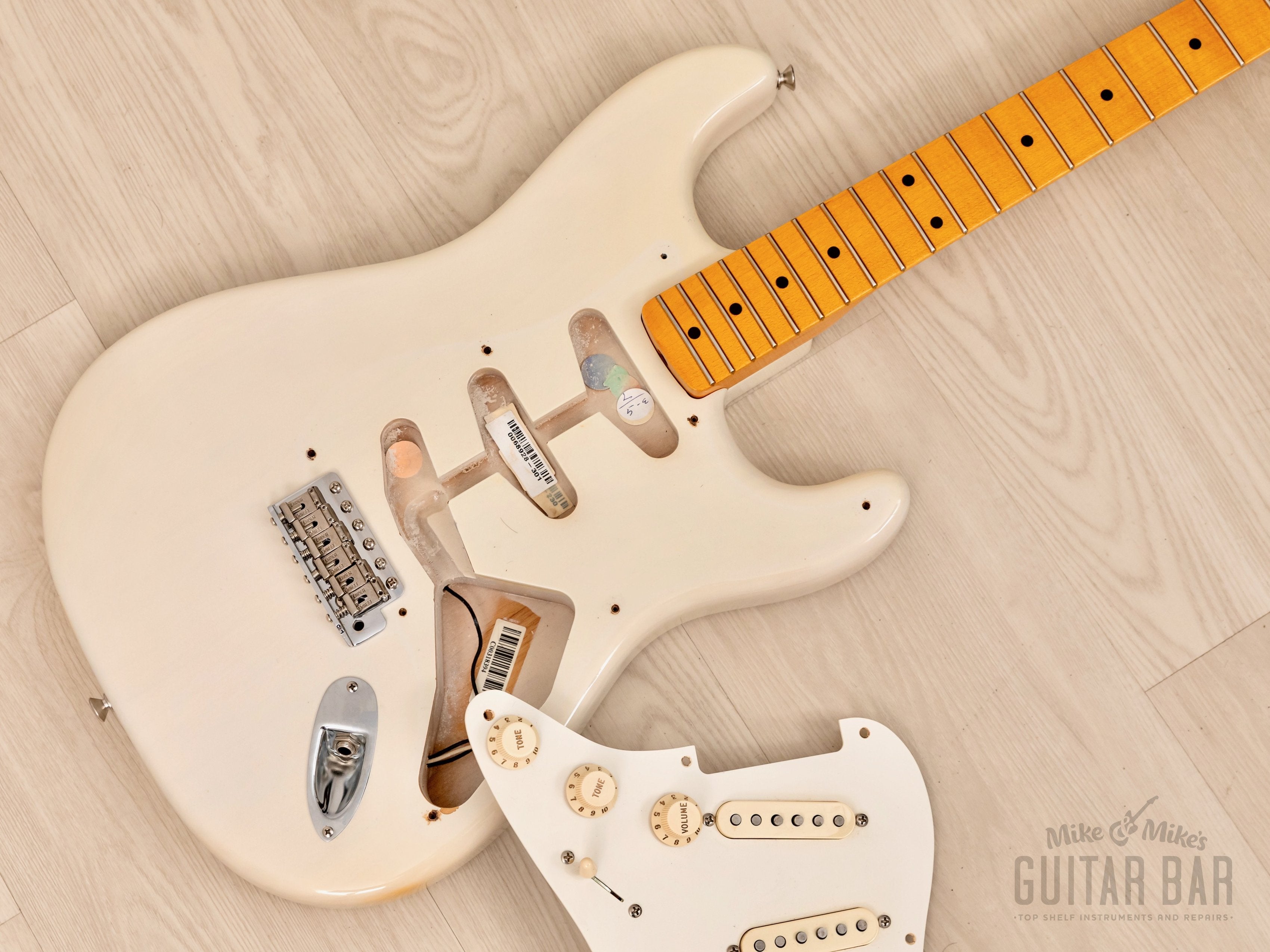 2008 Fender Eric Johnson Stratocaster White Blonde w/ Case, Tags 