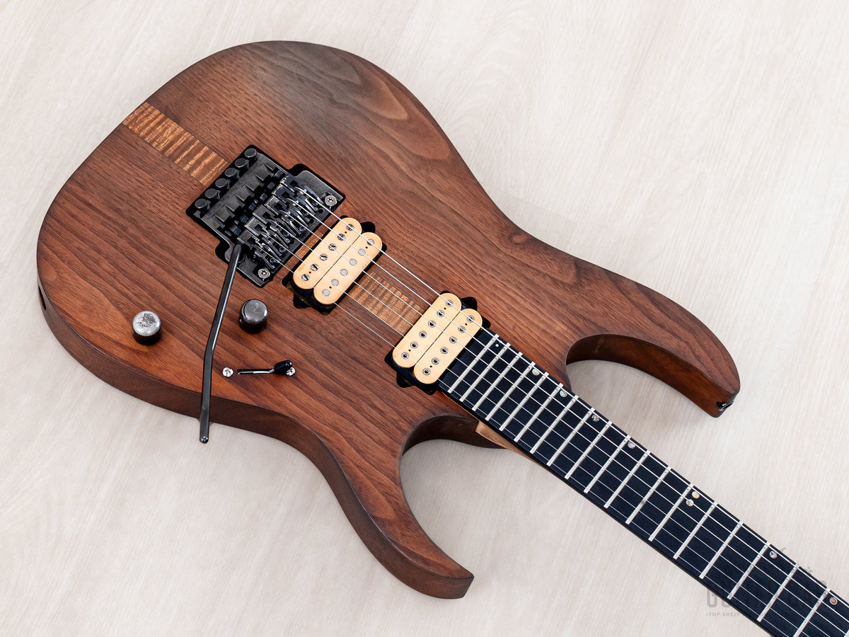 Body angled from the bass side
