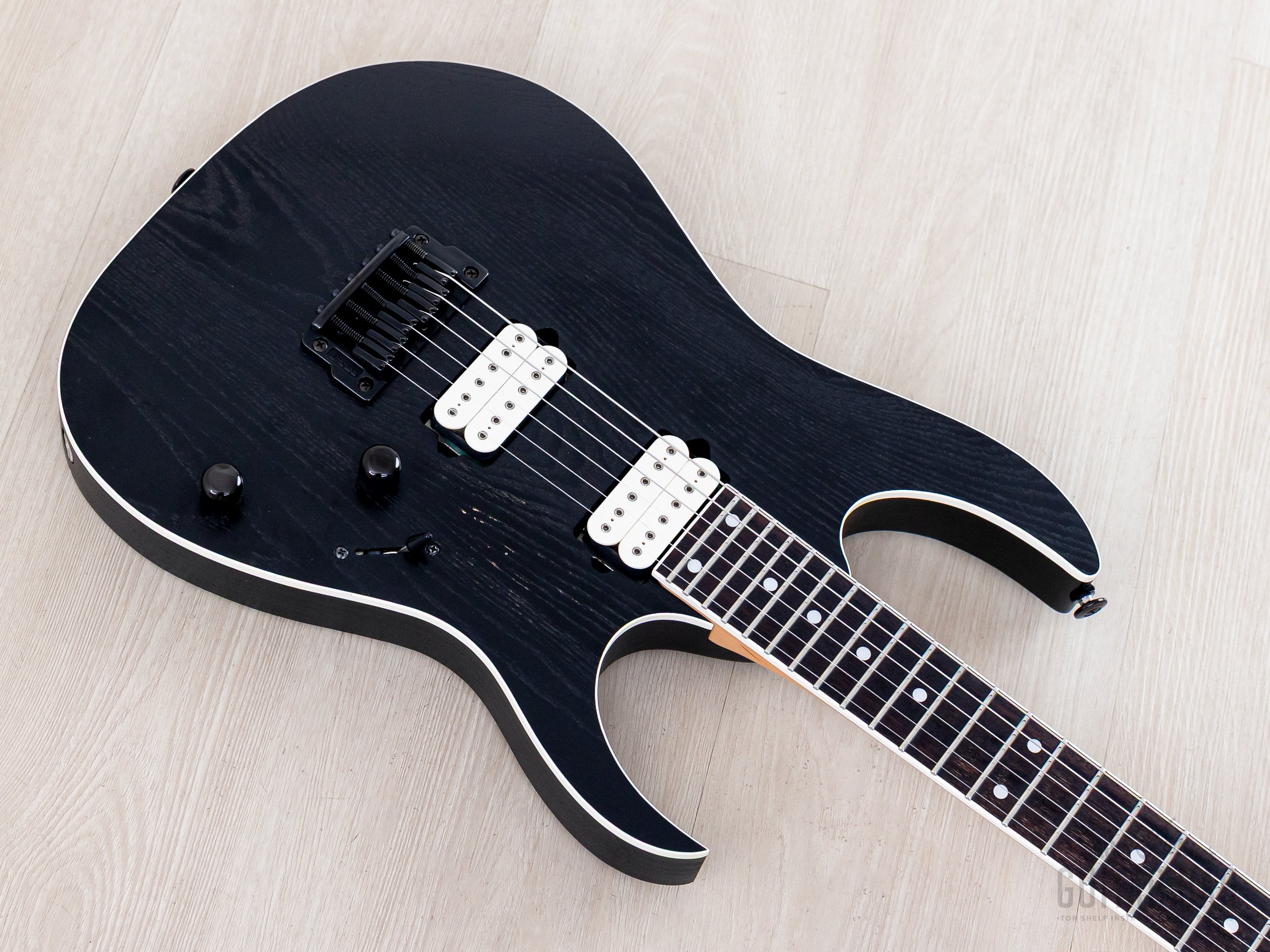2017 Ibanez Prestige RGR652AHBF-WK Weathered Black w/ Case