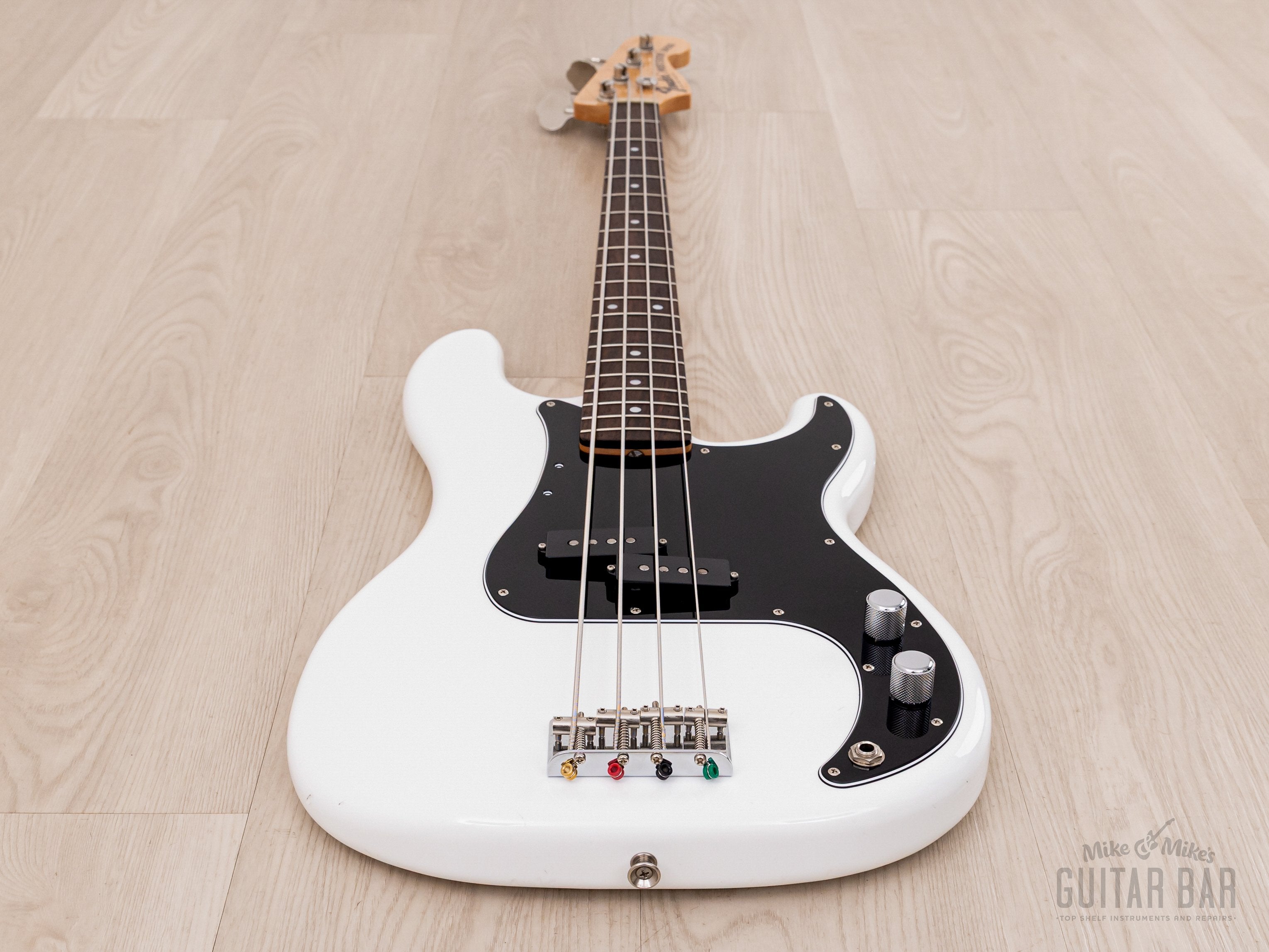 2023 Fender Traditional II 70s Precision Bass Arctic White