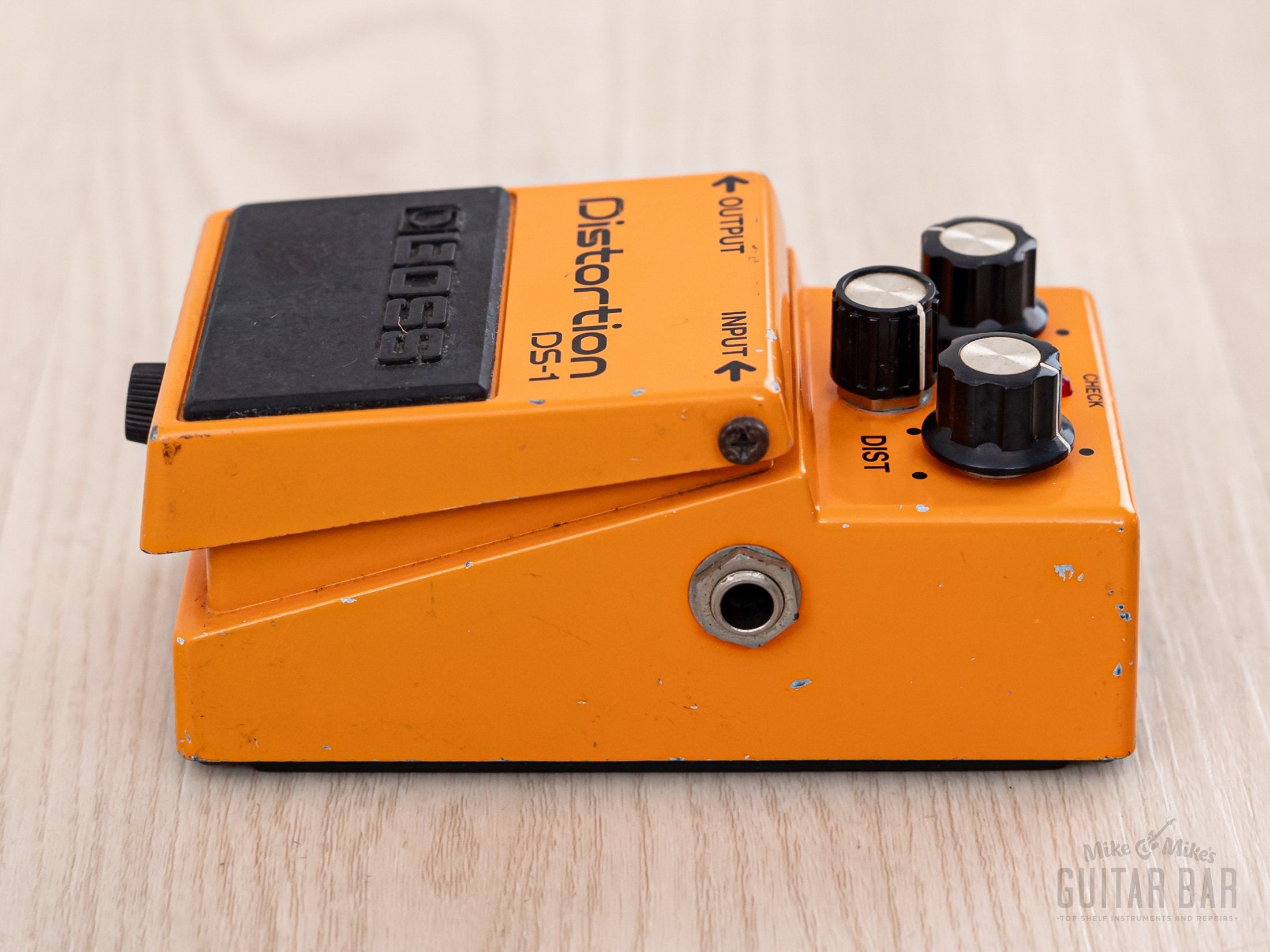 1986 Boss DS-1 Distortion Vintage Effects Pedal, Black Label Japan