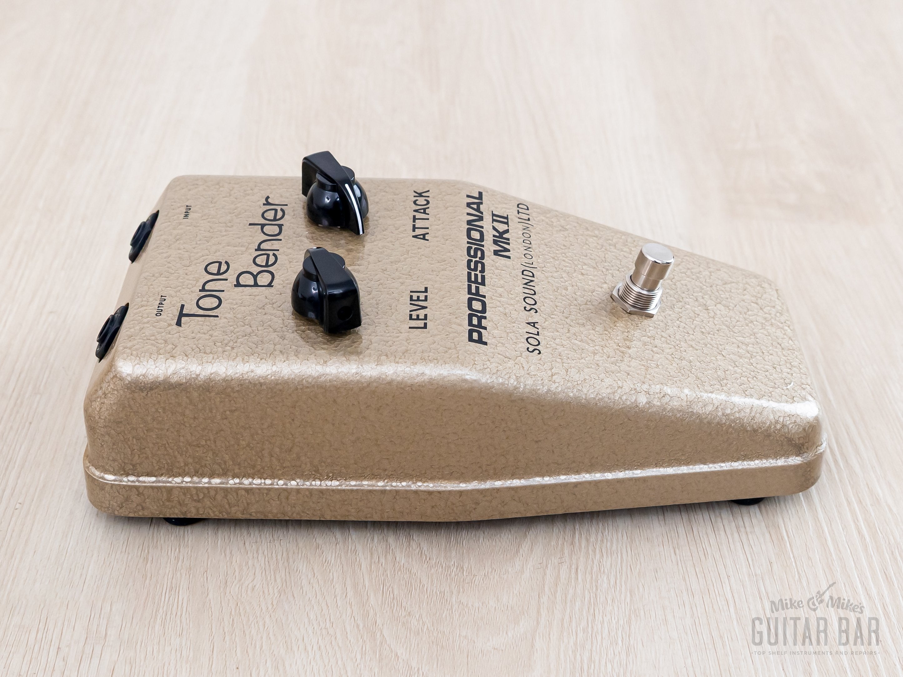 2025 Sola Sound Damask Pro MKII Tone Bender Fuzz Champagne Beige, Mint