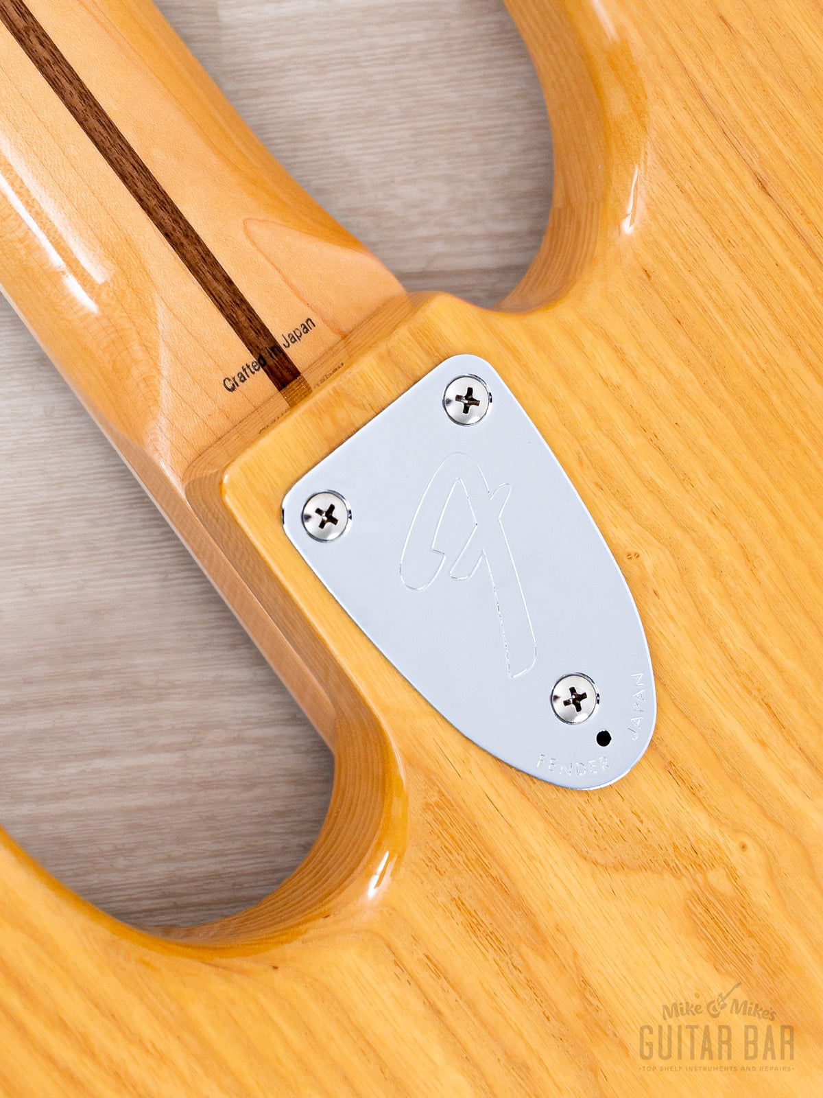 Fender Jazz Bass '75 reissue neck plate