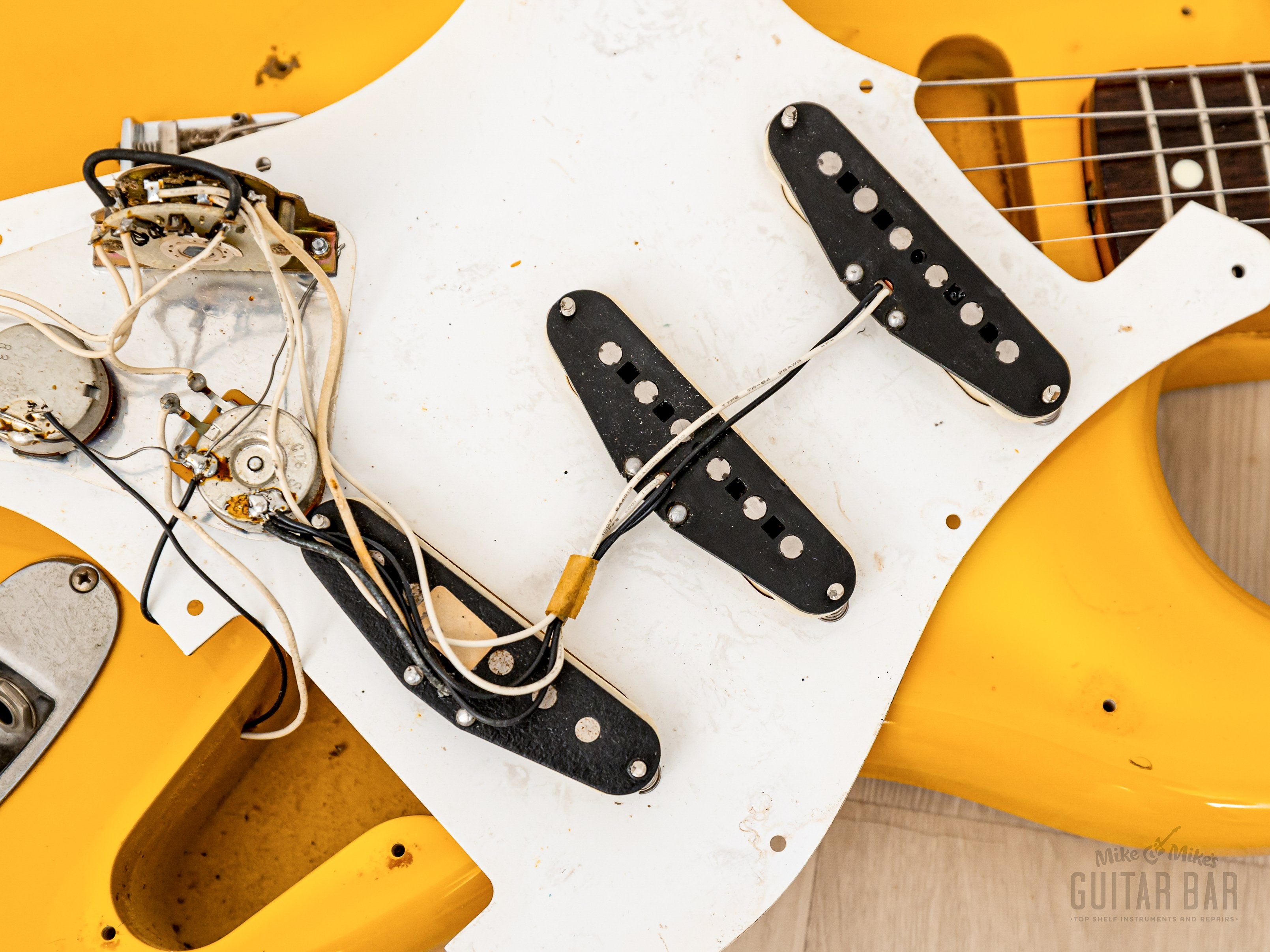 1988 Fender Stratocaster '62 Vintage Reissue ST62-55 Rebel Yellow, Japan MIJ Fujigen