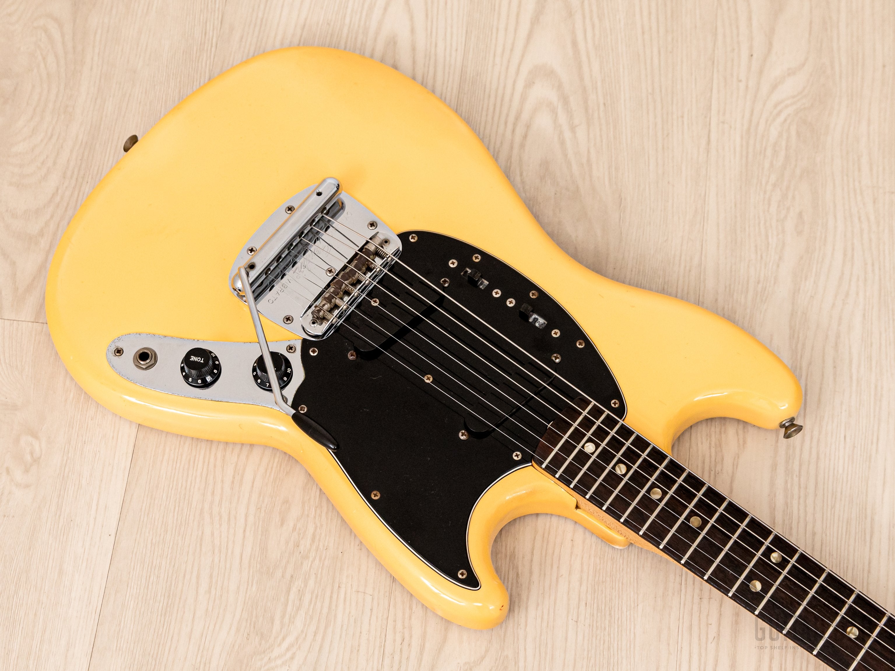 1978 Fender Mustang Vintage Electric Guitar Olympic White 100% Original w/ Case