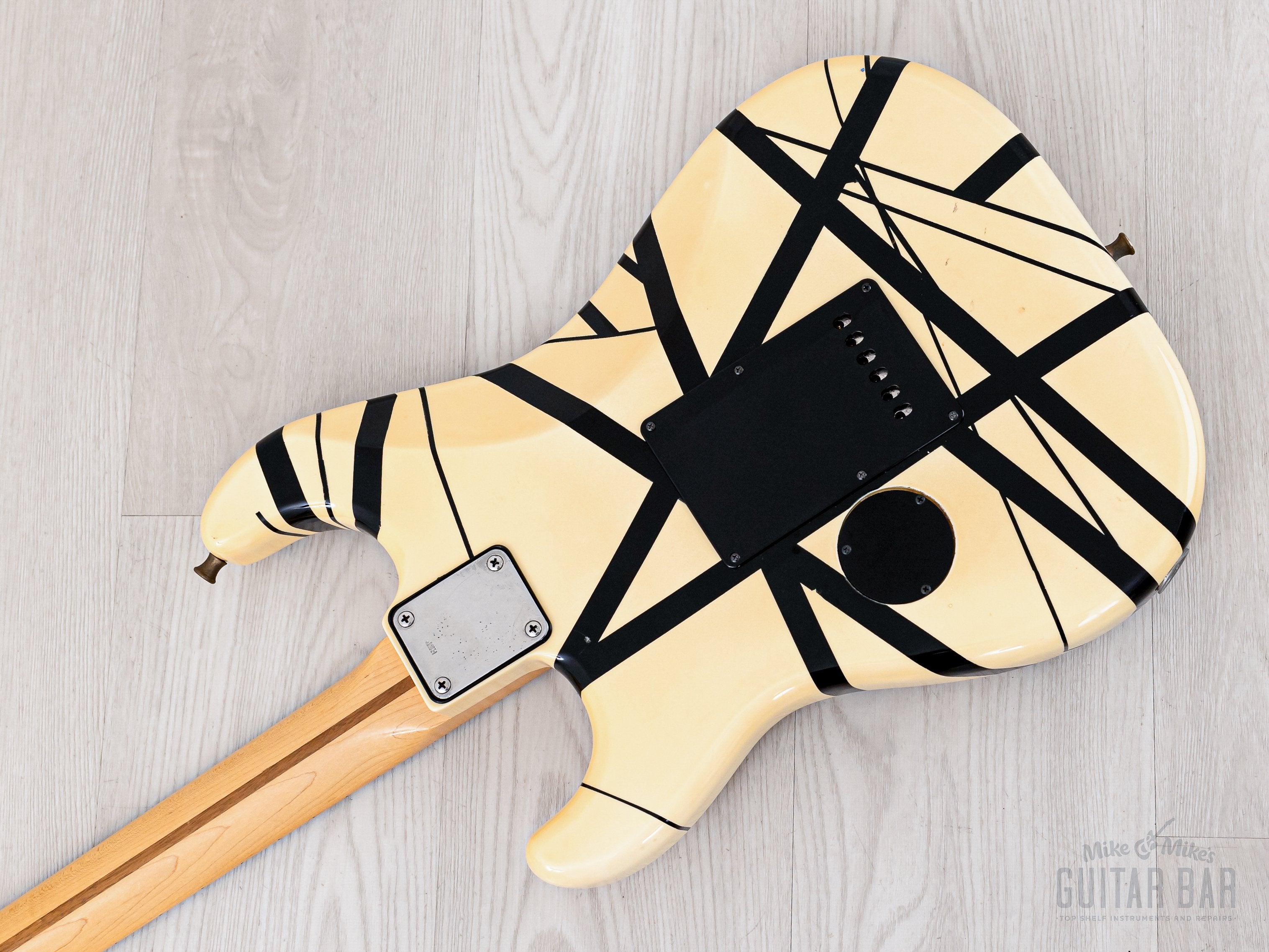 ESP customストラトタイプ ESP Custom Shop “Kohji” Superstrat Striped EVH-Style Eruption w/ DiMar