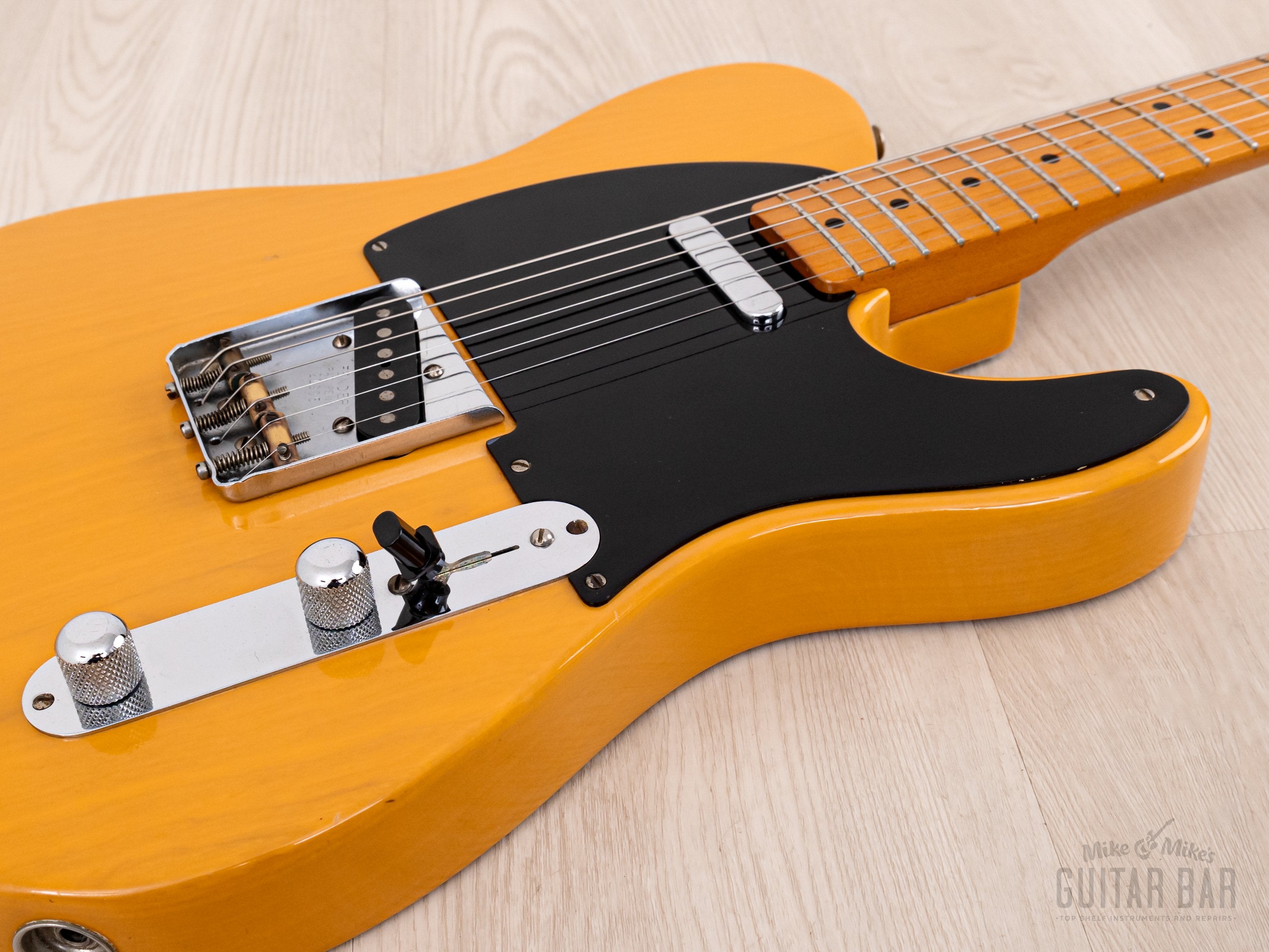 1995 Fender American Vintage '52 Telecaster Butterscotch w/ Case