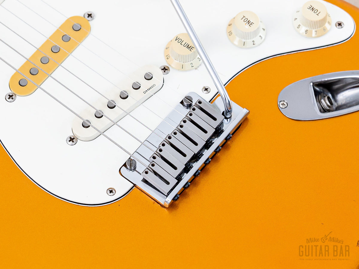 1991 Fender Order Made Yngwie Malmsteen Strat Gold, bridge close-up