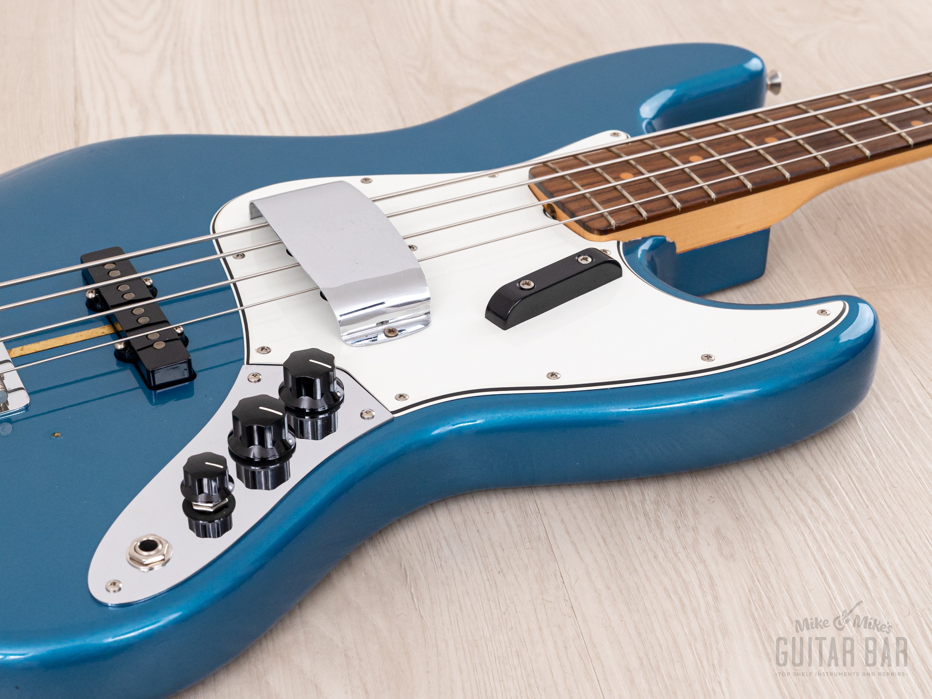 2013 Fender American Vintage ‘64 Jazz Bass Lake Placid Blue w/ Blonde G&G Case