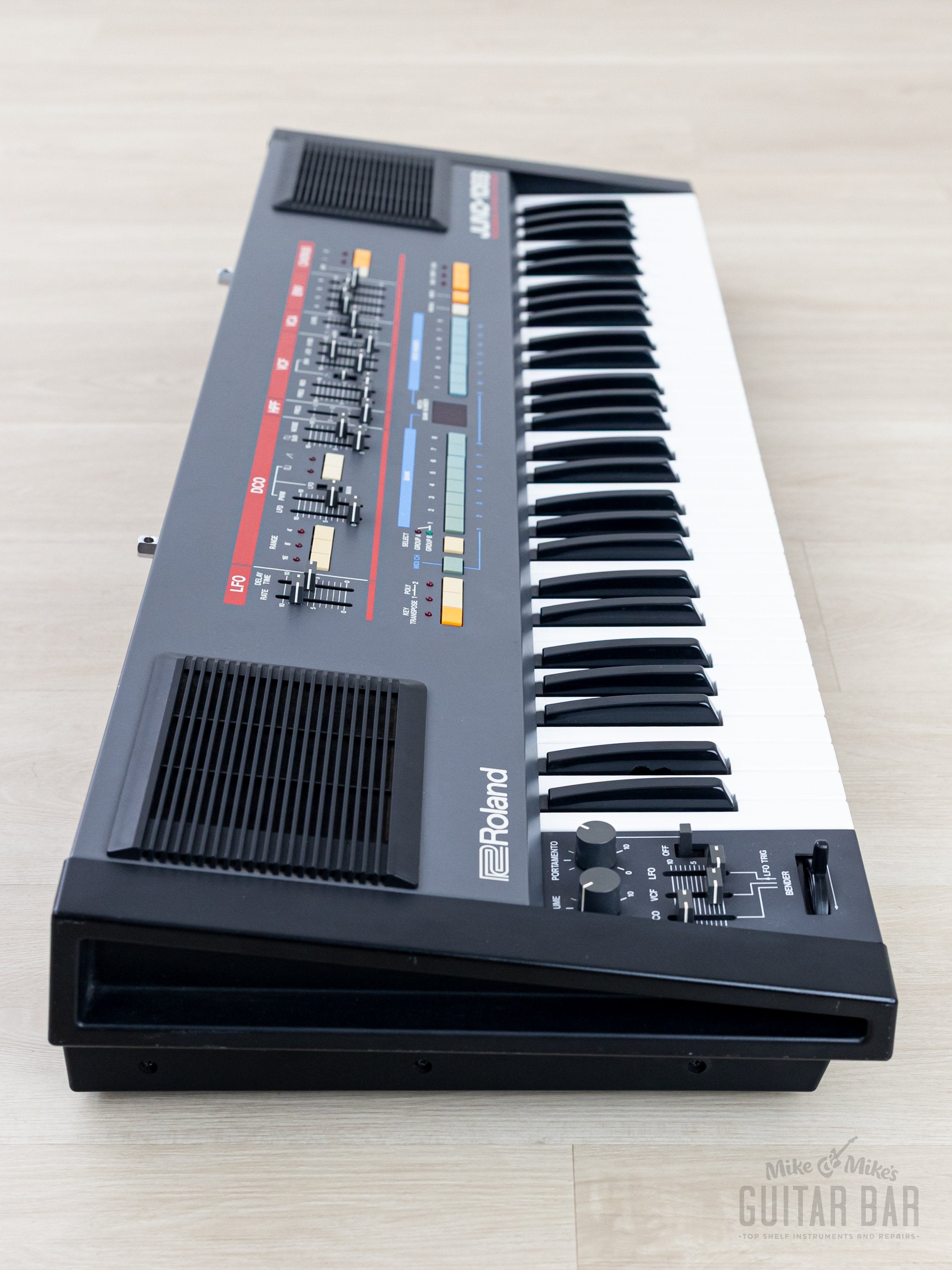 1985 Roland Juno-106S Vintage Analog Synthesizer Near-Mint w/ Built-In