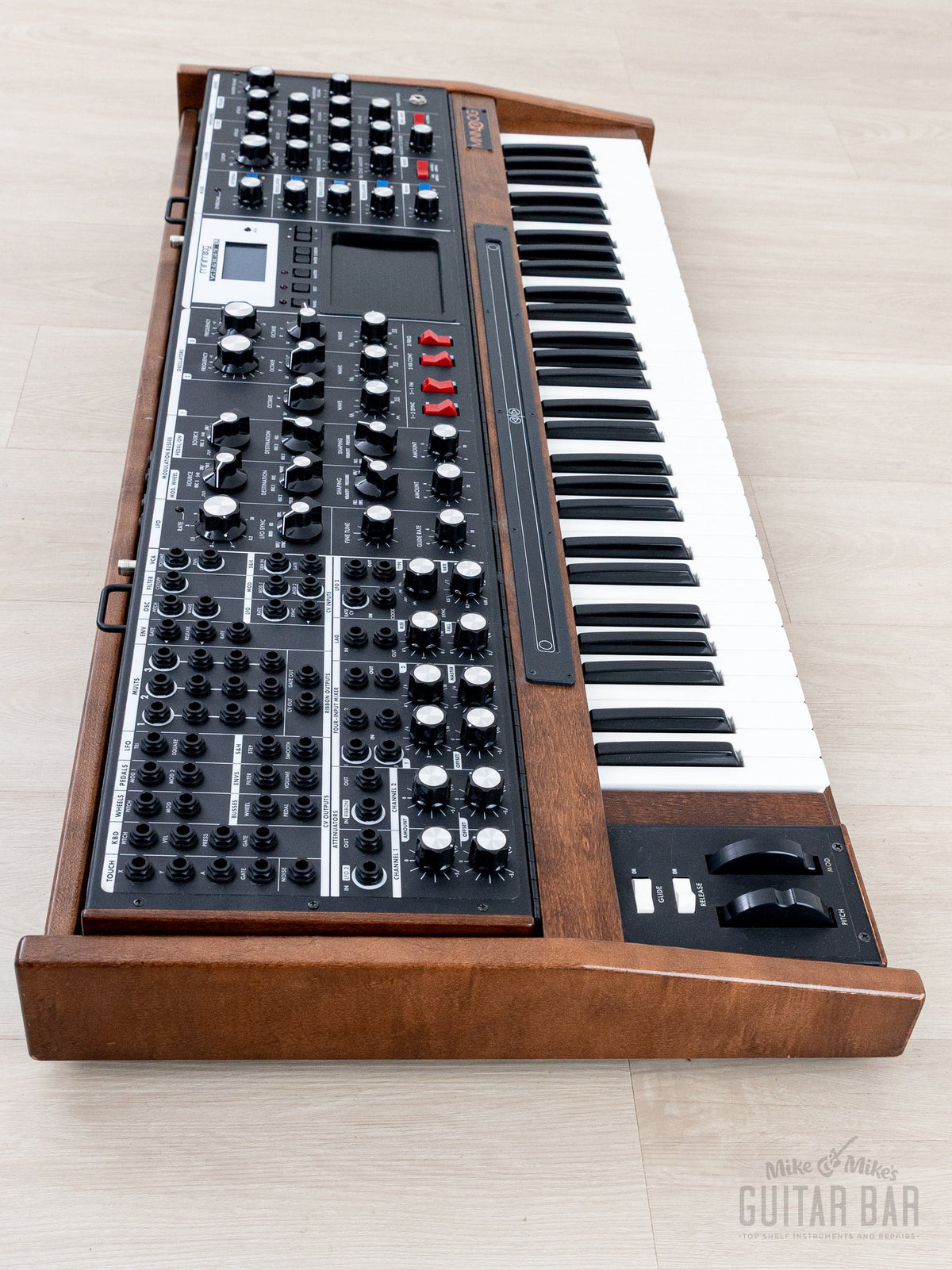 Moog Voyager XL side angle