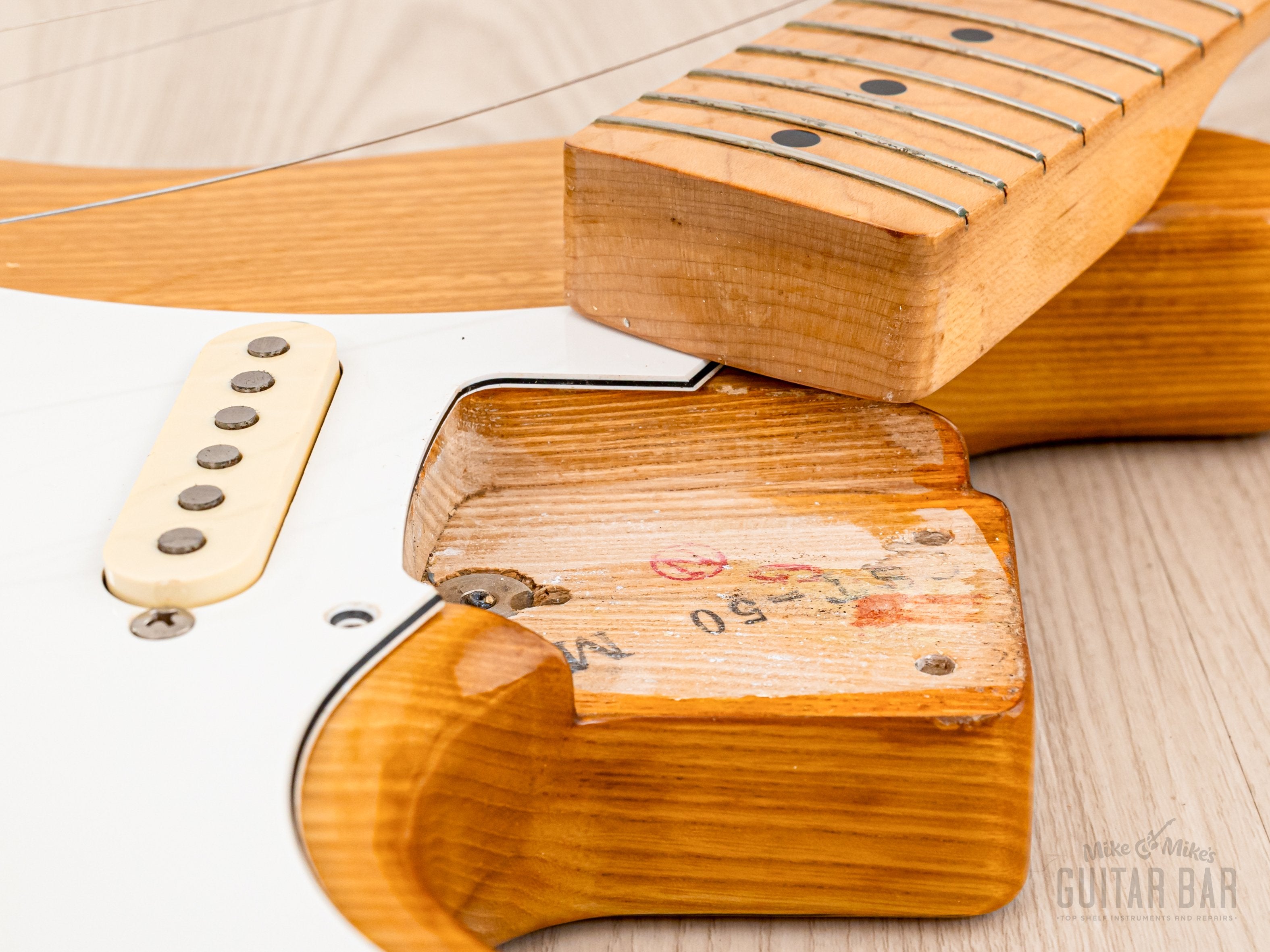 1990 Fender Stratocaster ‘72 Vintage Reissue ST72-500 Natural Ash w/ Case, Japan MIJ Fujigen