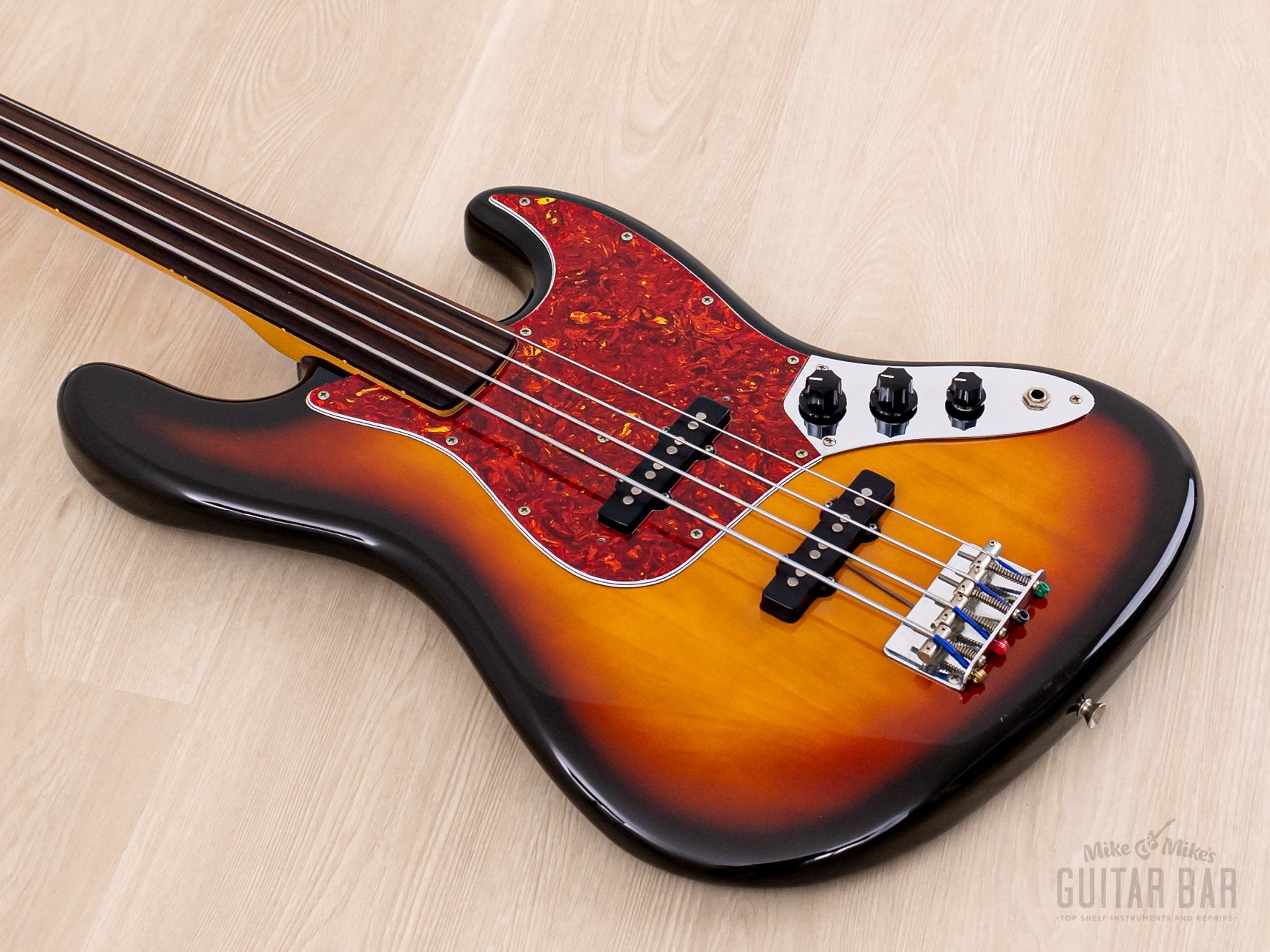 1990 Fender Jazz Bass Fretless ‘62 Vintage Reissue JB62-60FL Sunburst, Near-Mint, Japan MIJ Fujigen