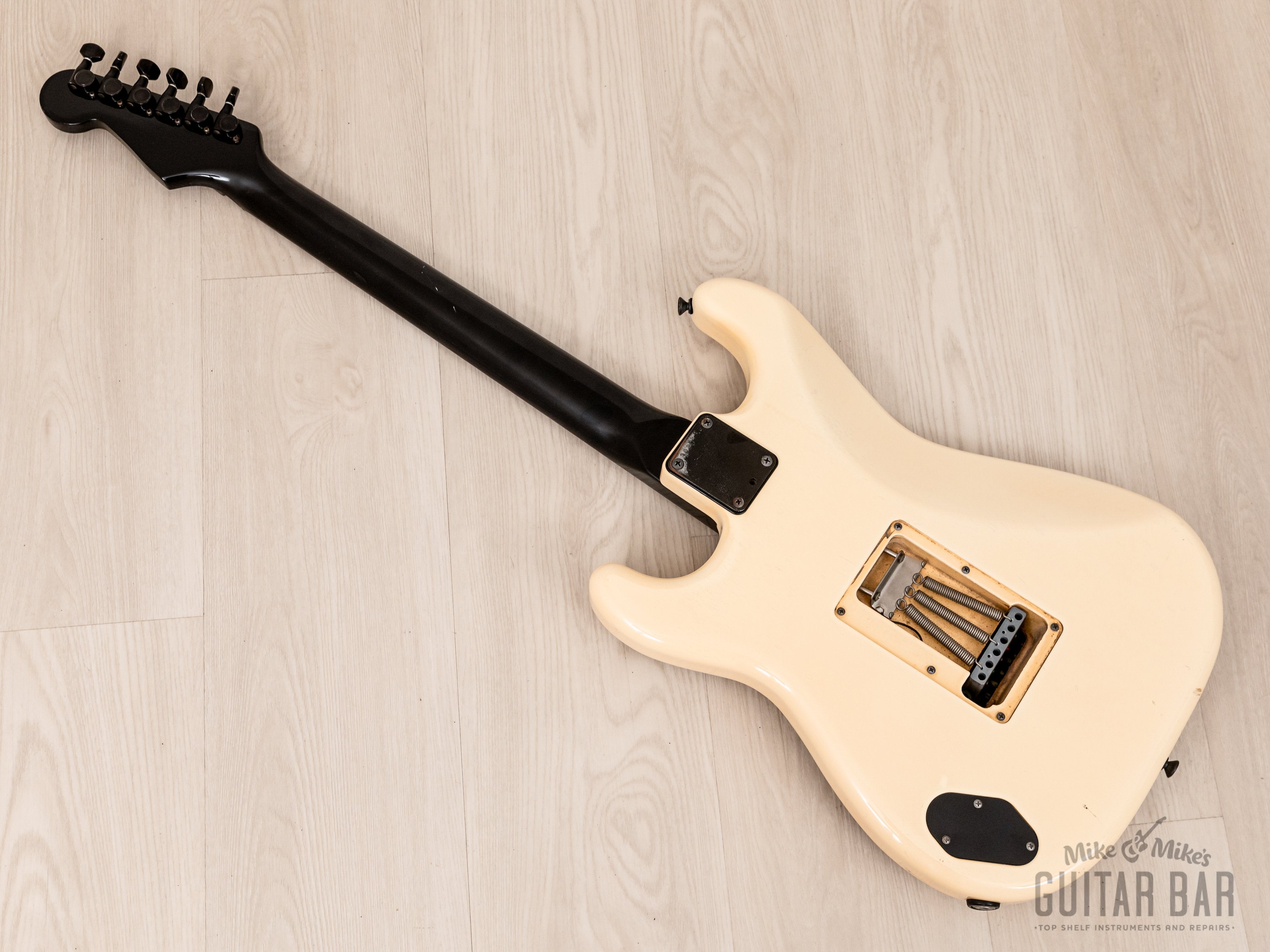 1987 Fender Boxer Series Stratocaster ST-556 SSH Superstrat Snow White, Japan MIJ Fujigen