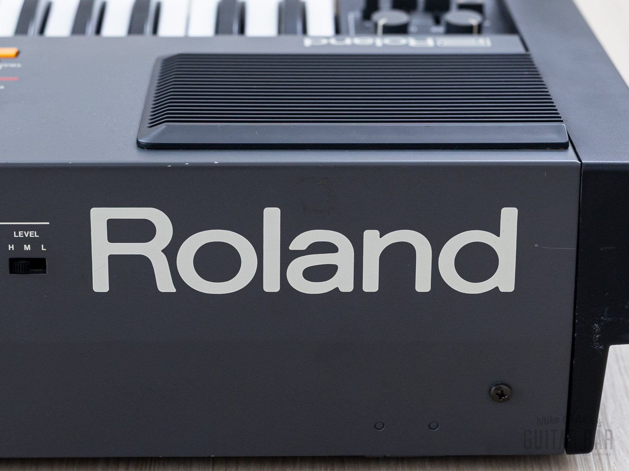 1985 Roland Juno-106S Vintage Analog Synthesizer Near-Mint w/ Built-In