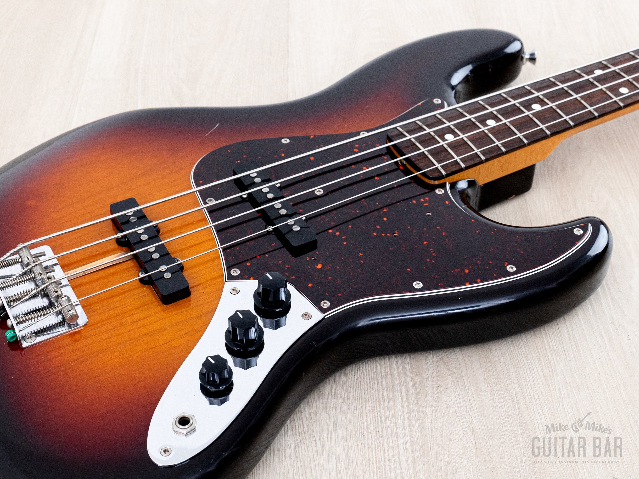 1989 Fender Jazz Bass '62 Vintage Reissue JB62-95 Sunburst Lacquer w/