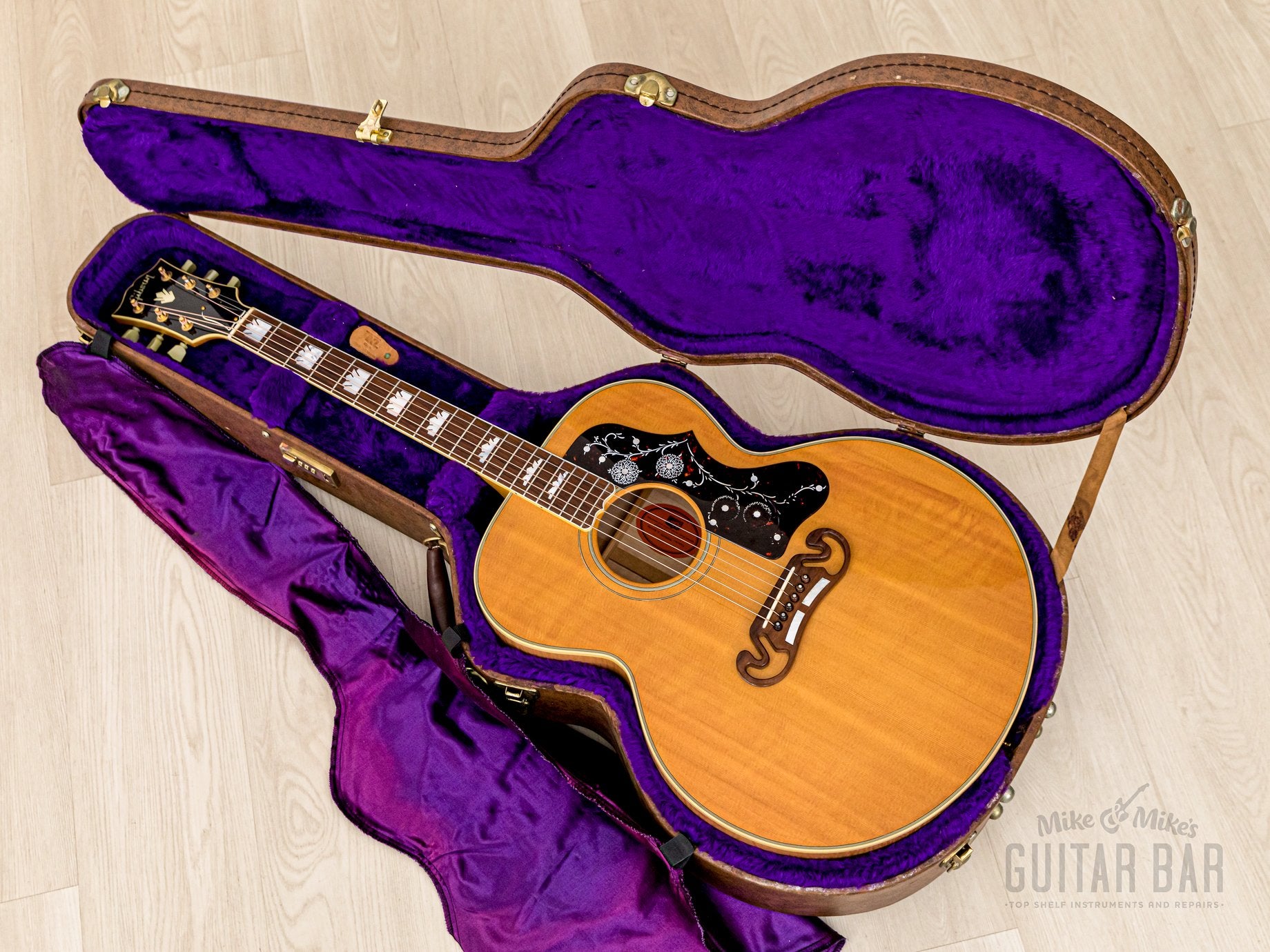 1995 Gibson J-200 Jumbo Guitar Antique Natural, Heavily Figured w/ Case