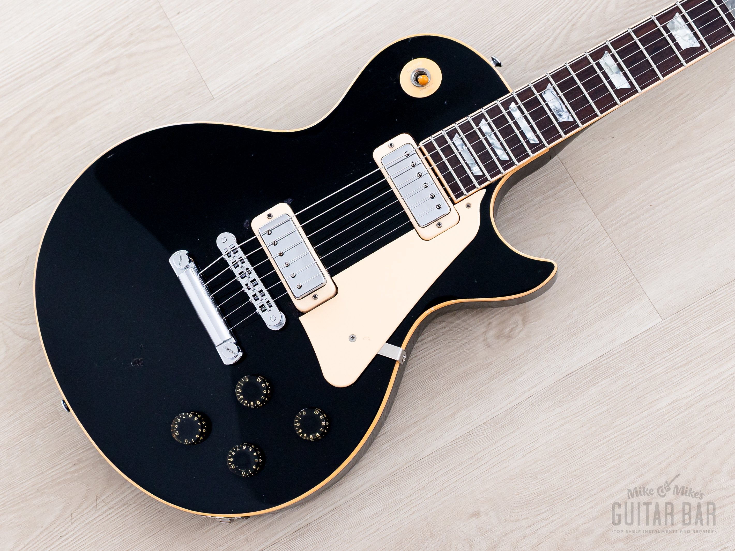 Gibson Les Paul ClassicEB ・エフェクター、チューナー他 1980 Gibson Les Paul Deluxe Ebony Vintage Electric Guitar w/ Mini Humb