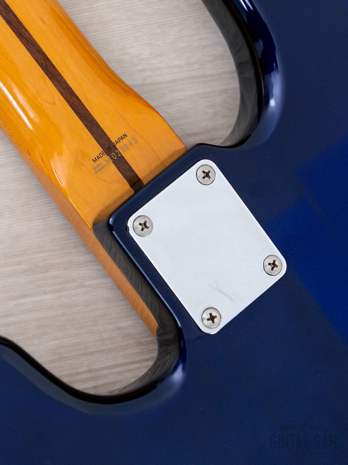 Neck plate close-up
