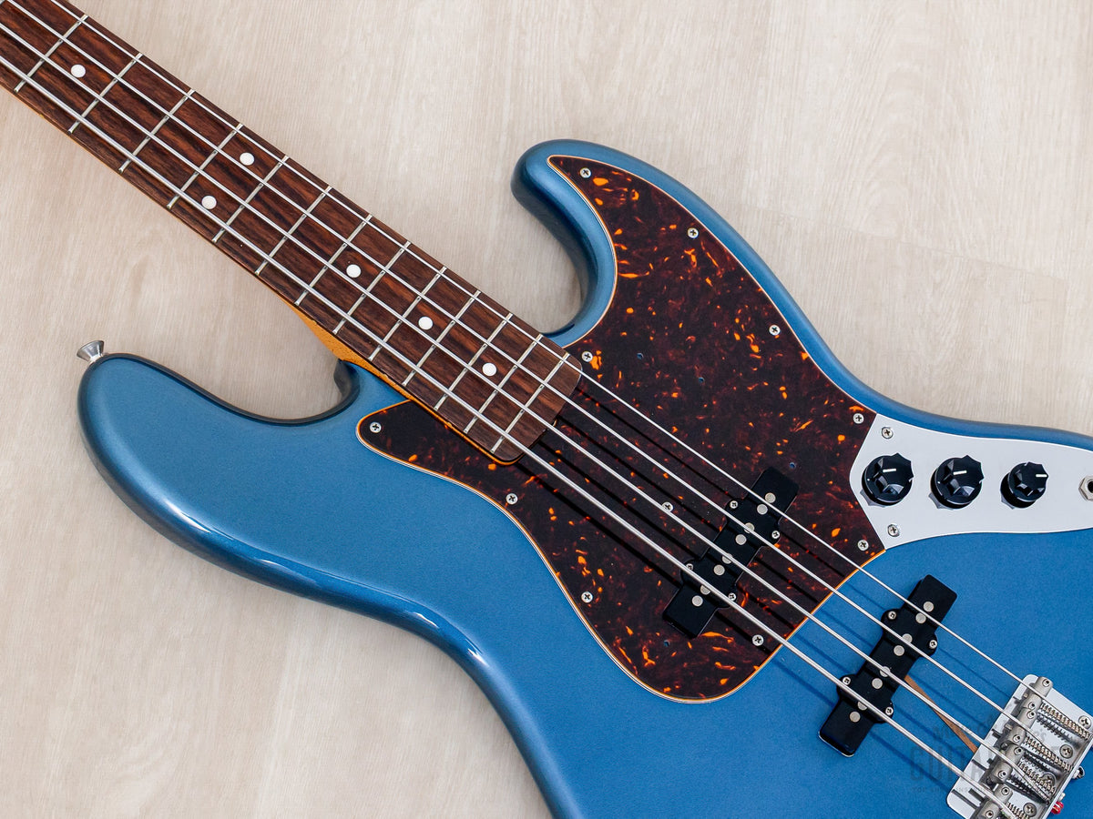 2005 Fender '62 Jazz Bass JB62 Lake Placid Blue, body front with tortoise pickguard