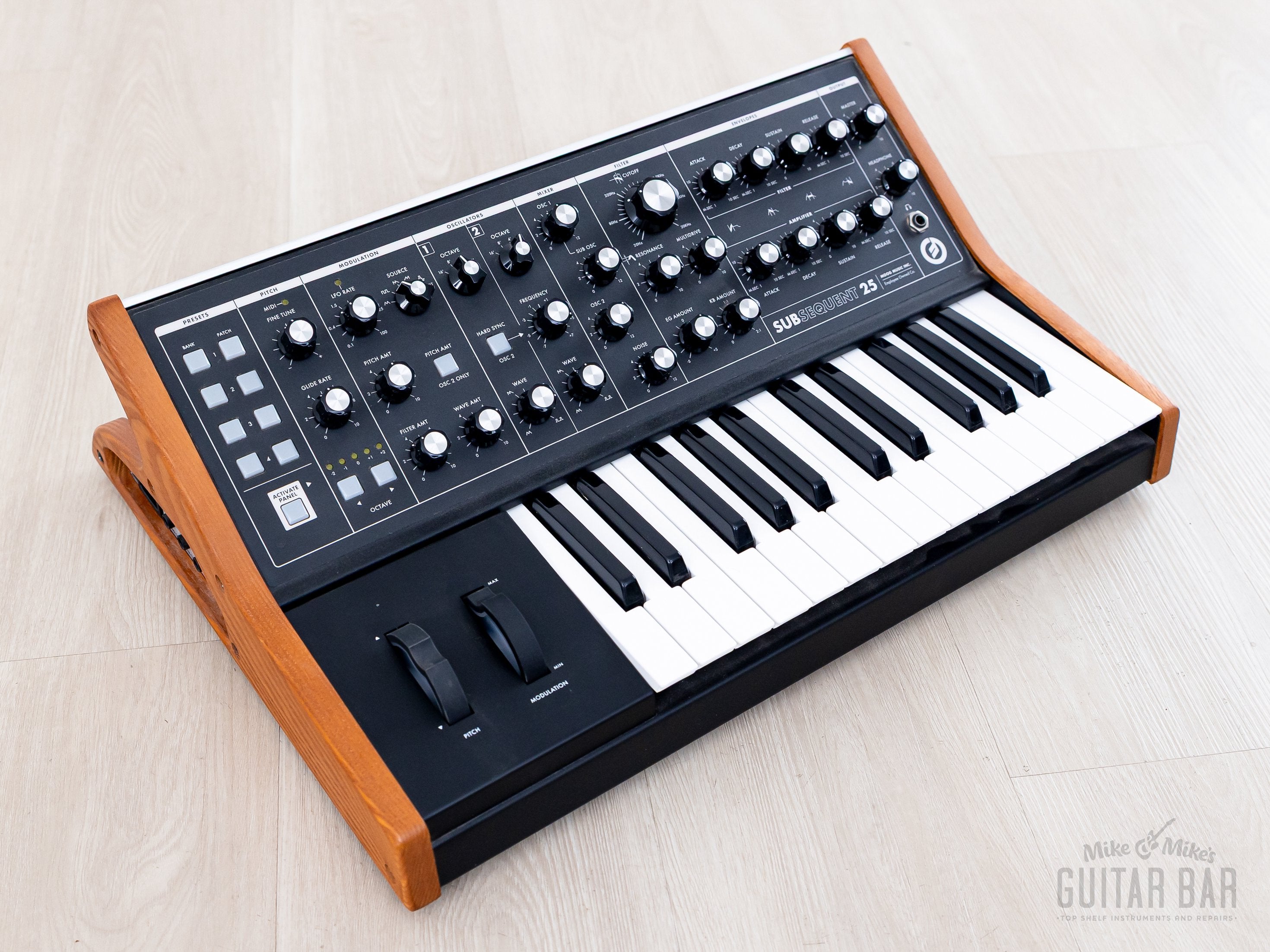 Moog Subsequent 25 Paraphonic Analog Synthsizer, Near-Mint