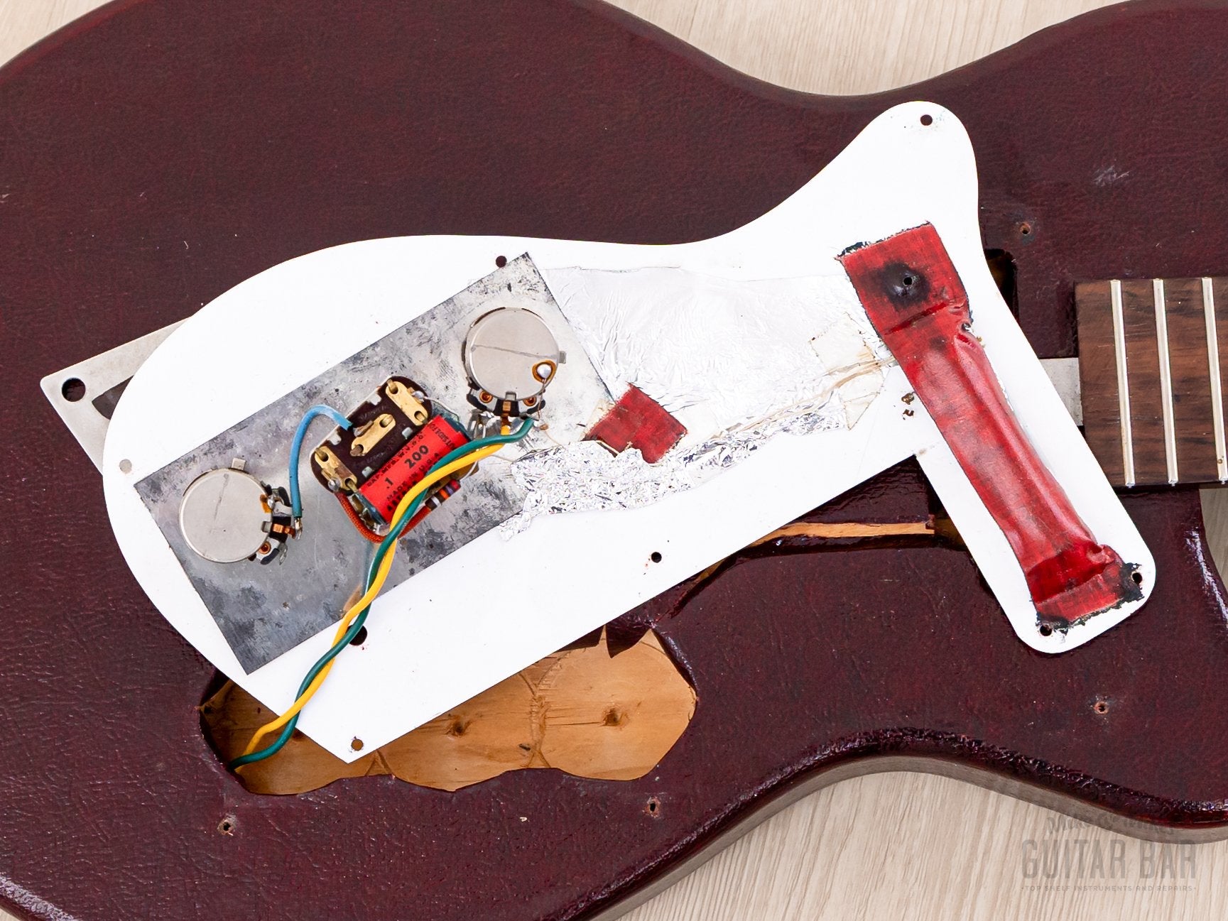 1954 Silvertone 1375 Danelectro-Made Vintage Peanut Guitar, 100% Original & Near-Mint w/ Case