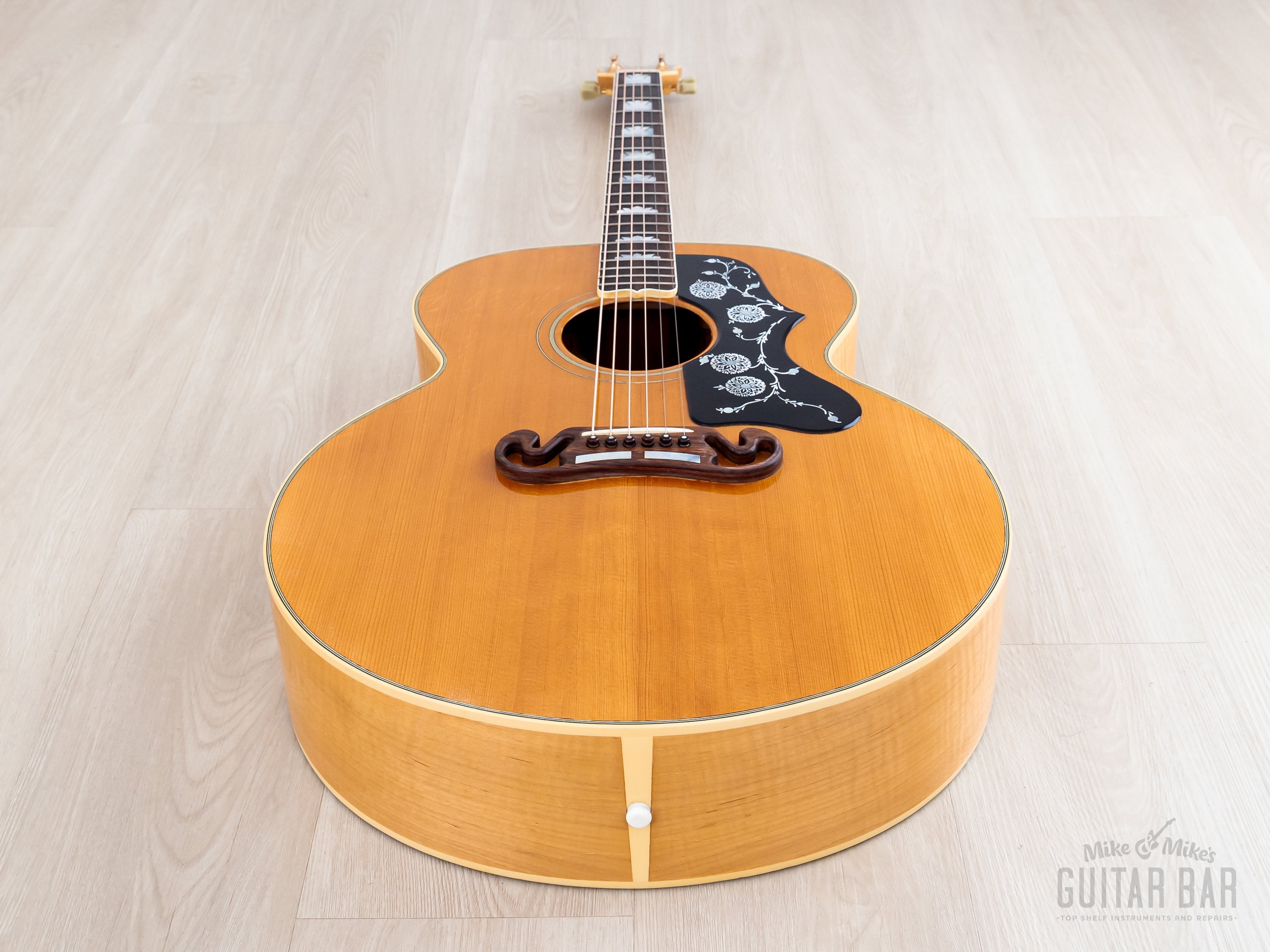 1993 Gibson J-200 Jumbo Guitar Antique Natural, Figured & Near-Mint w/