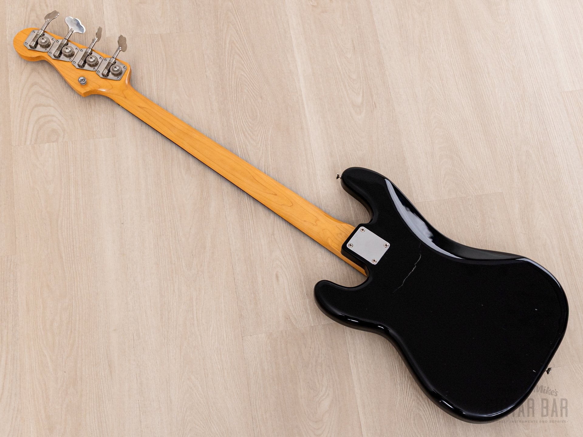 1982 Fender JV Precision Bass '62 Vintage Reissue PB62-75 Black w/ Cas