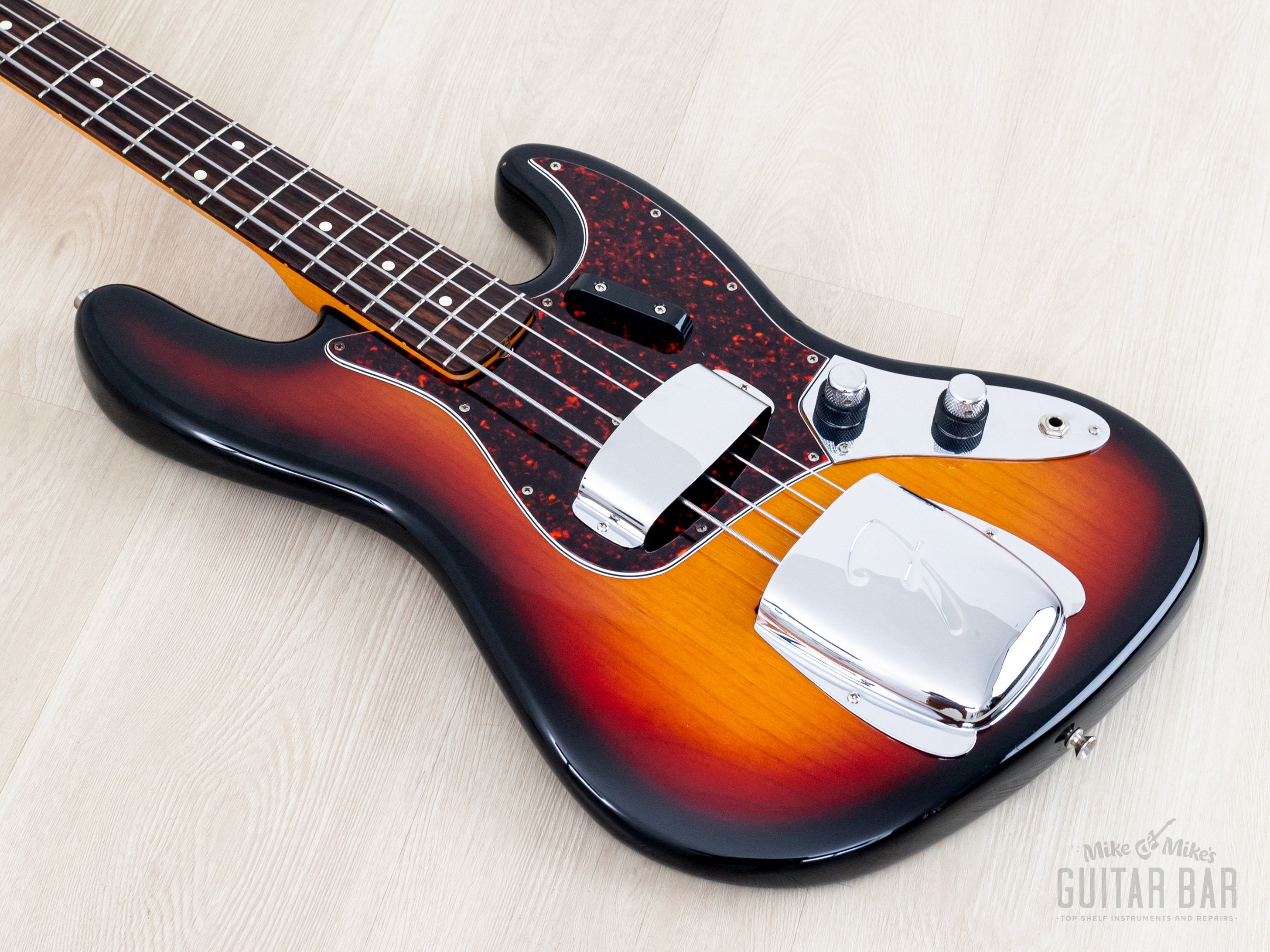 1997 Fender American Vintage '62 Jazz Bass Stack Knob Sunburst, Near-M