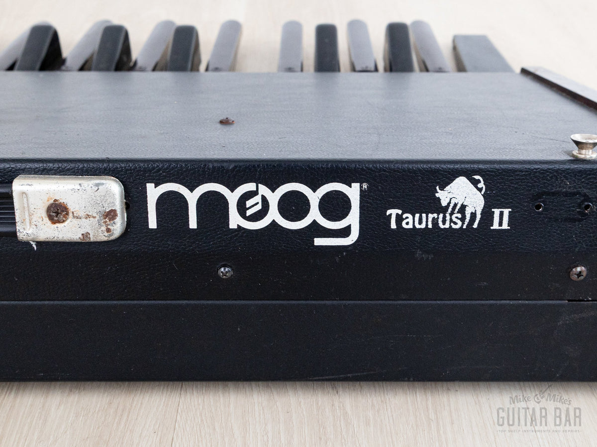 Moog Taurus II pedalboard, rear logo