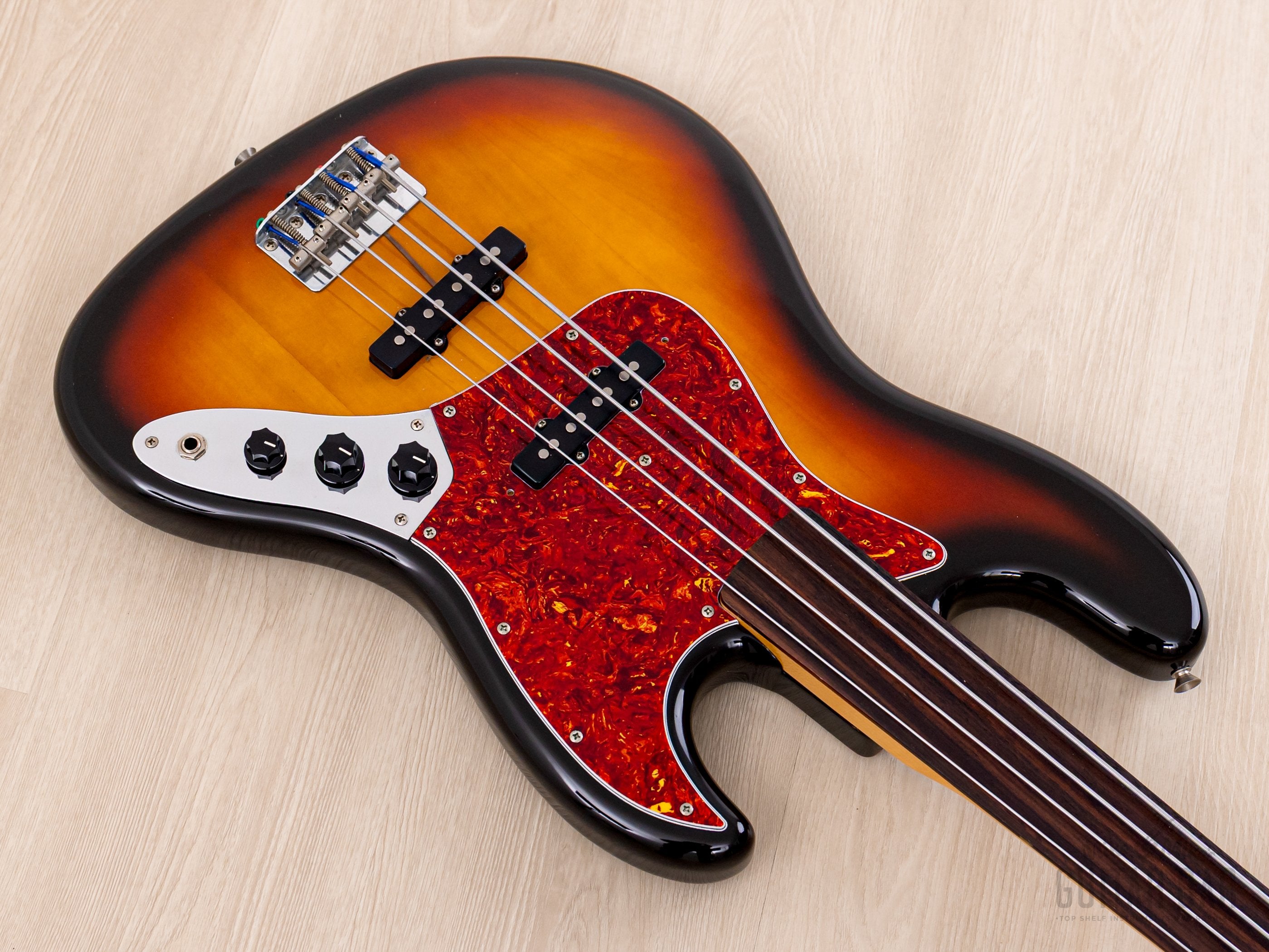1990 Fender Jazz Bass Fretless ‘62 Vintage Reissue JB62-60FL Sunburst, Near-Mint, Japan MIJ Fujigen