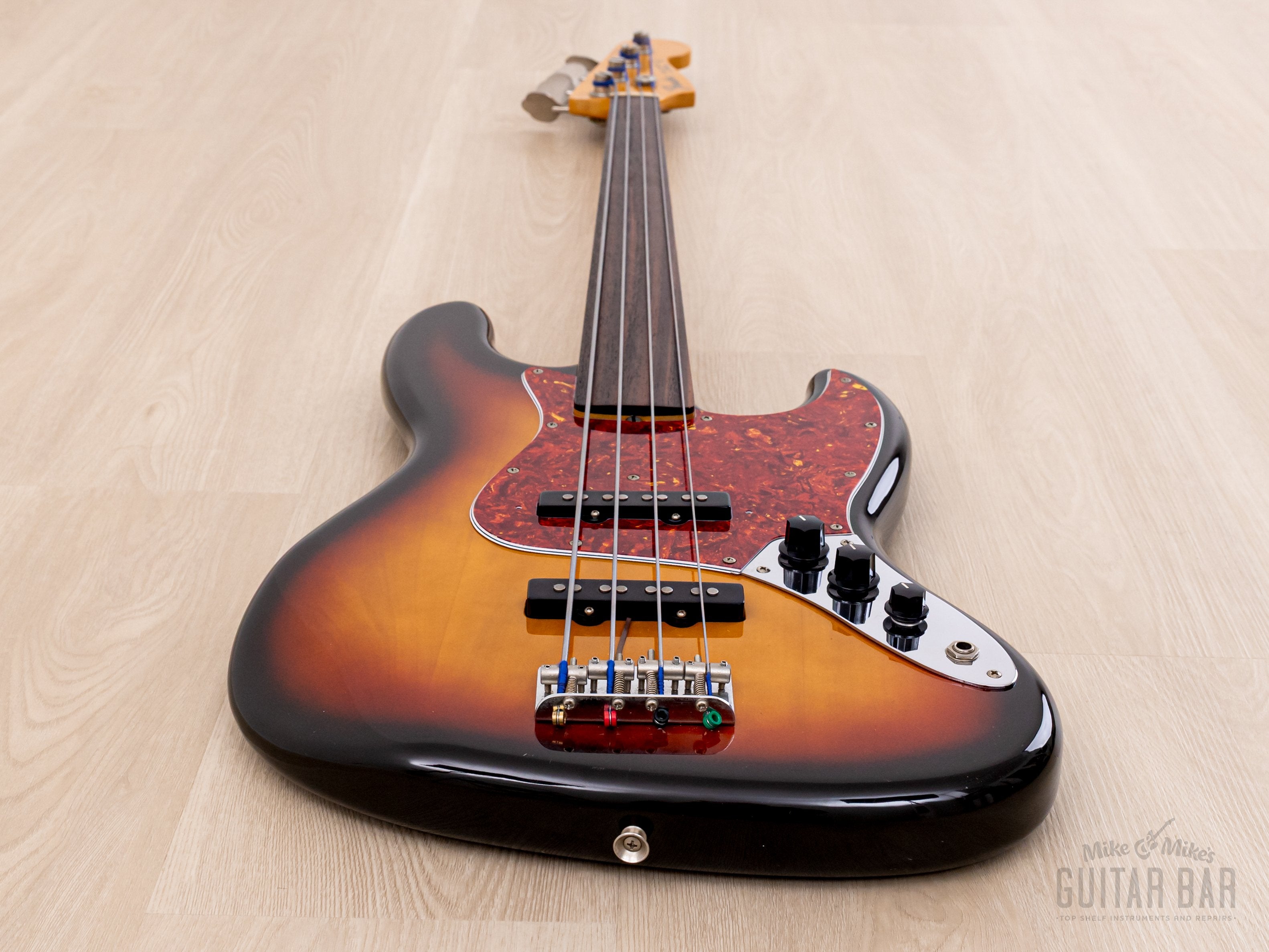 1990 Fender Jazz Bass Fretless ‘62 Vintage Reissue JB62-60FL Sunburst, Near-Mint, Japan MIJ Fujigen