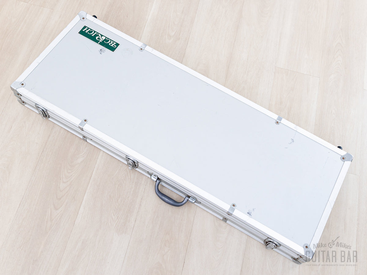 Aluminum flight case, standing