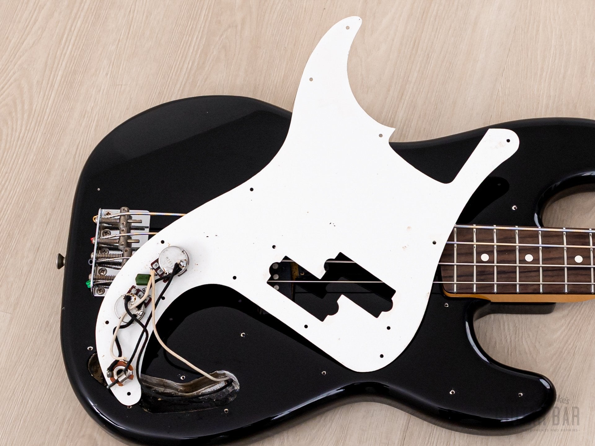 JVシリアル Fender PRECISION BASS Fender Japan JVシリアル1982年製 プレシジョンベース - メルカリ