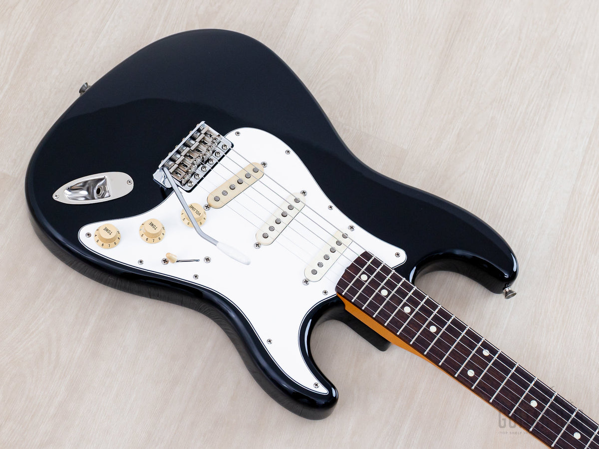 Body angled from the bass side