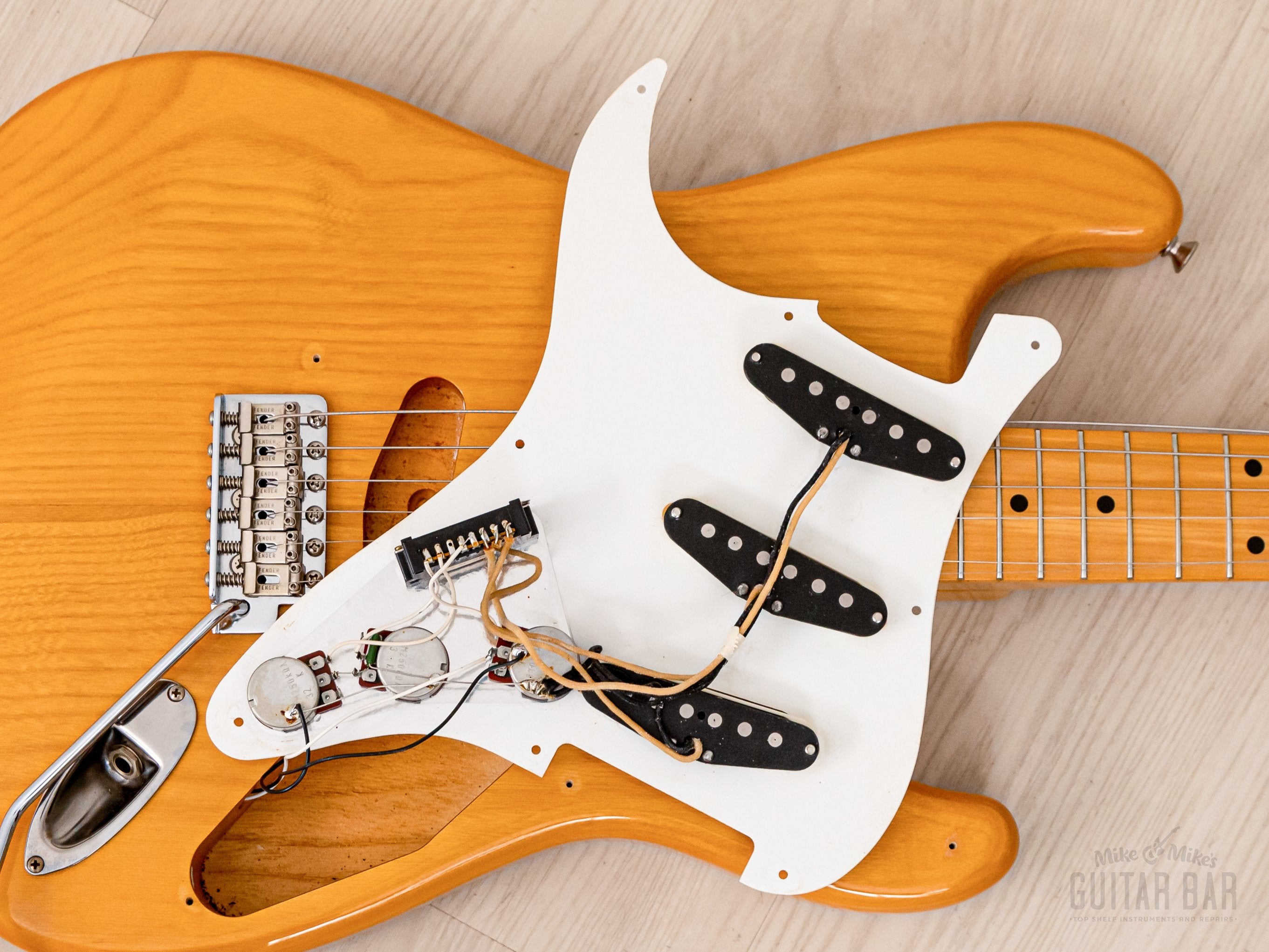 1993 Fender Stratocaster '54 Vintage Reissue ST54-75RV w/ V Neck, Lacquer Finish & USA Pickups, Japan MIJ Fuijgen
