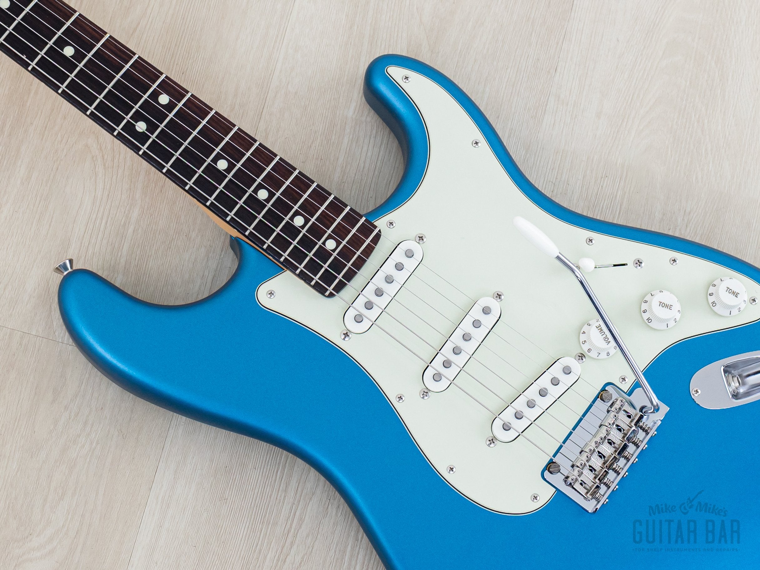 2023 Fender Hybrid II '60s Stratocaster FSR Satin Lake Placid Blue + H