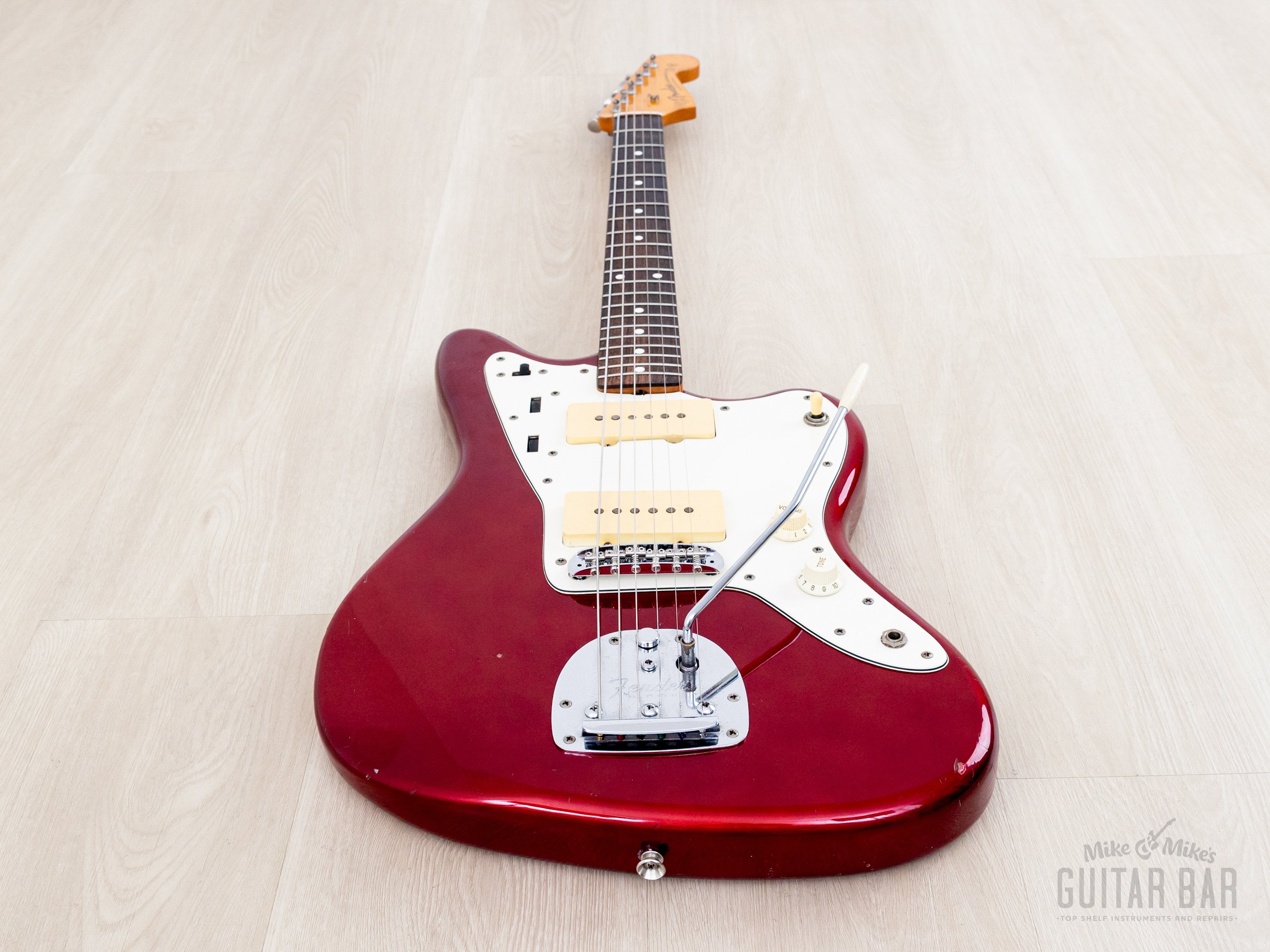 1983 Fender JV Jazzmaster '62 Vintage Reissue JM66-70 Candy Apple Red,