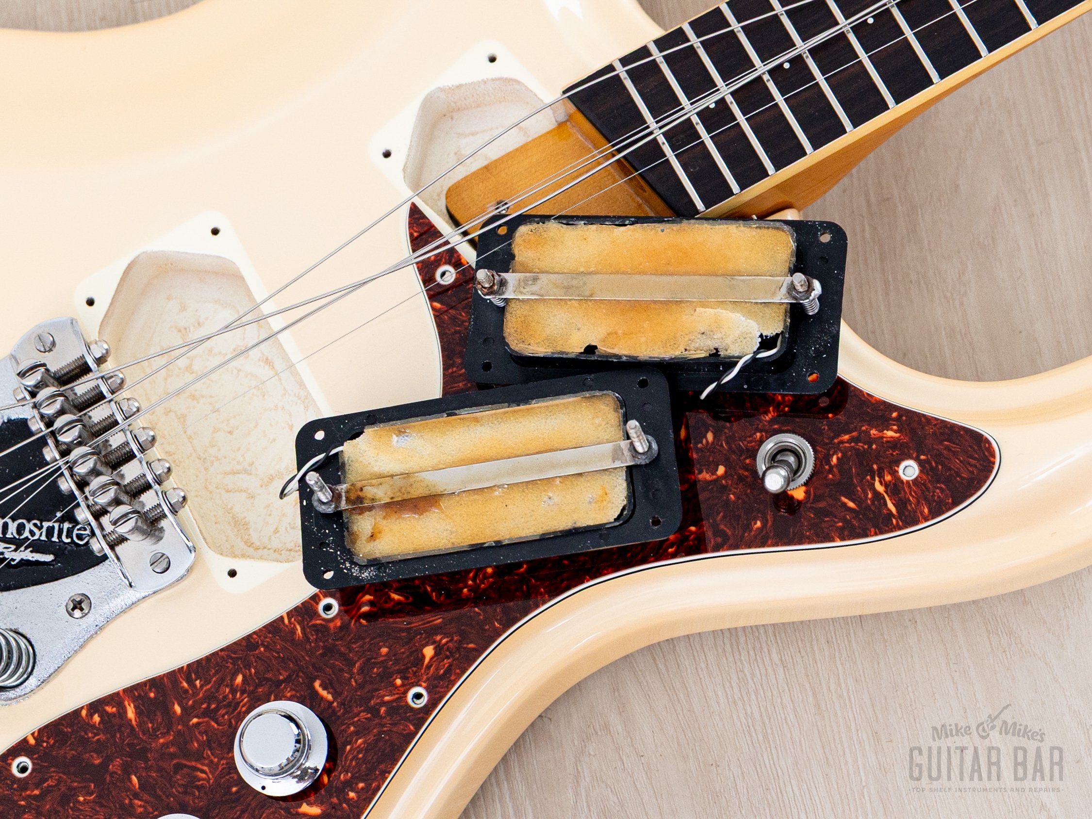 2000s Mosrite Ventures Model 1965 Vintage Reissue V-65 Pearl White w/
